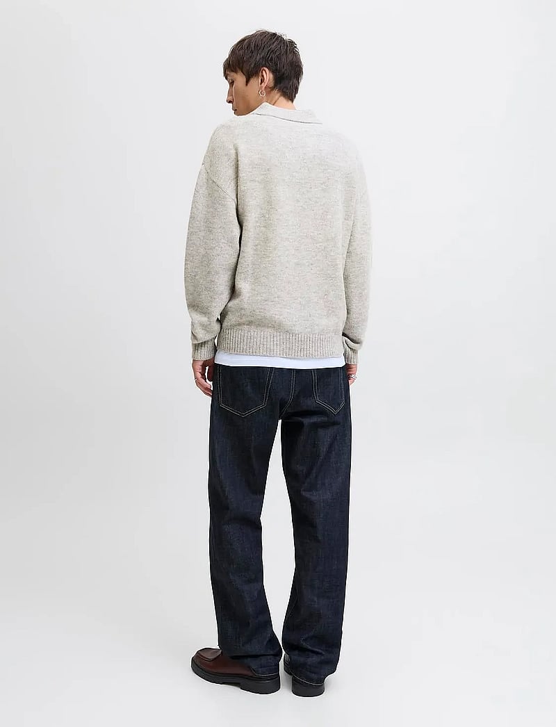 Jack & Jones - JJSOHO OLLIE KNIT SPLIT NECK LN - kootud polosärgid - light grey melange - 4