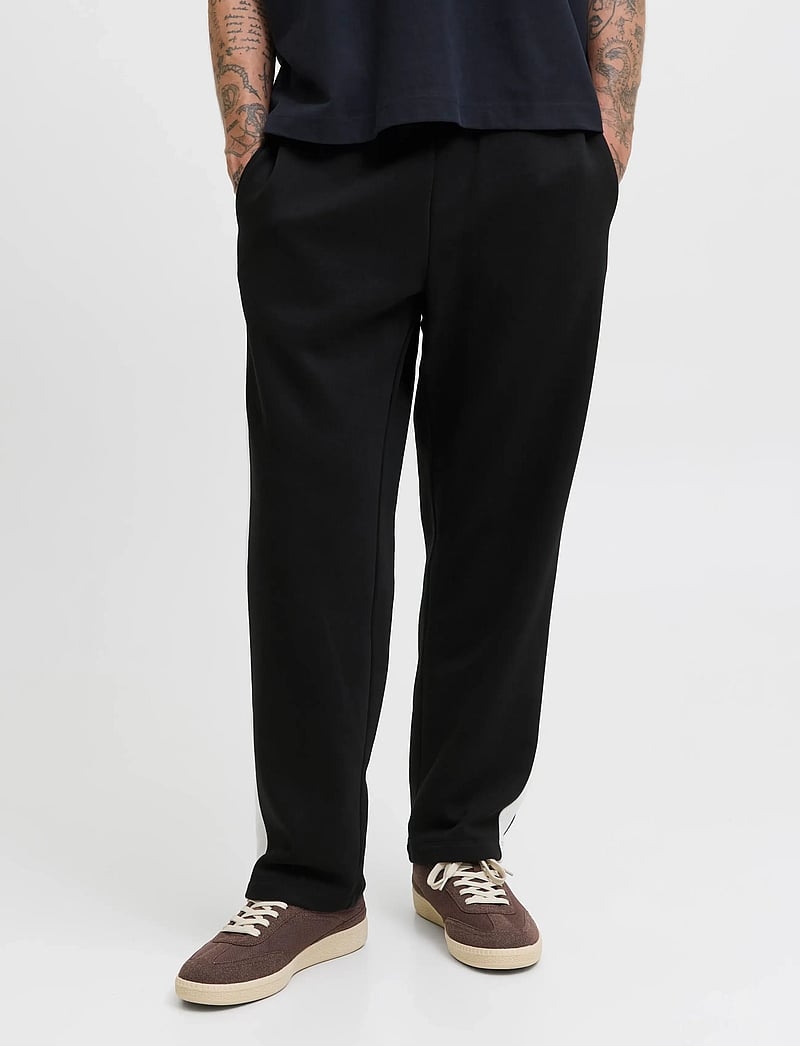 Jack & Jones - JPSTKARL CASPAR SWEAT PANTS - kollektionen - black - 0