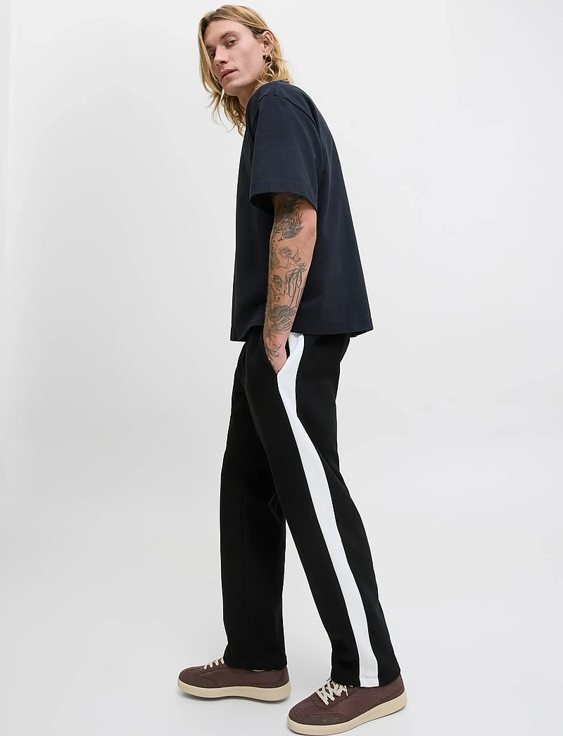 Jack & Jones - JPSTKARL CASPAR SWEAT PANTS - kollektionen - black - 5