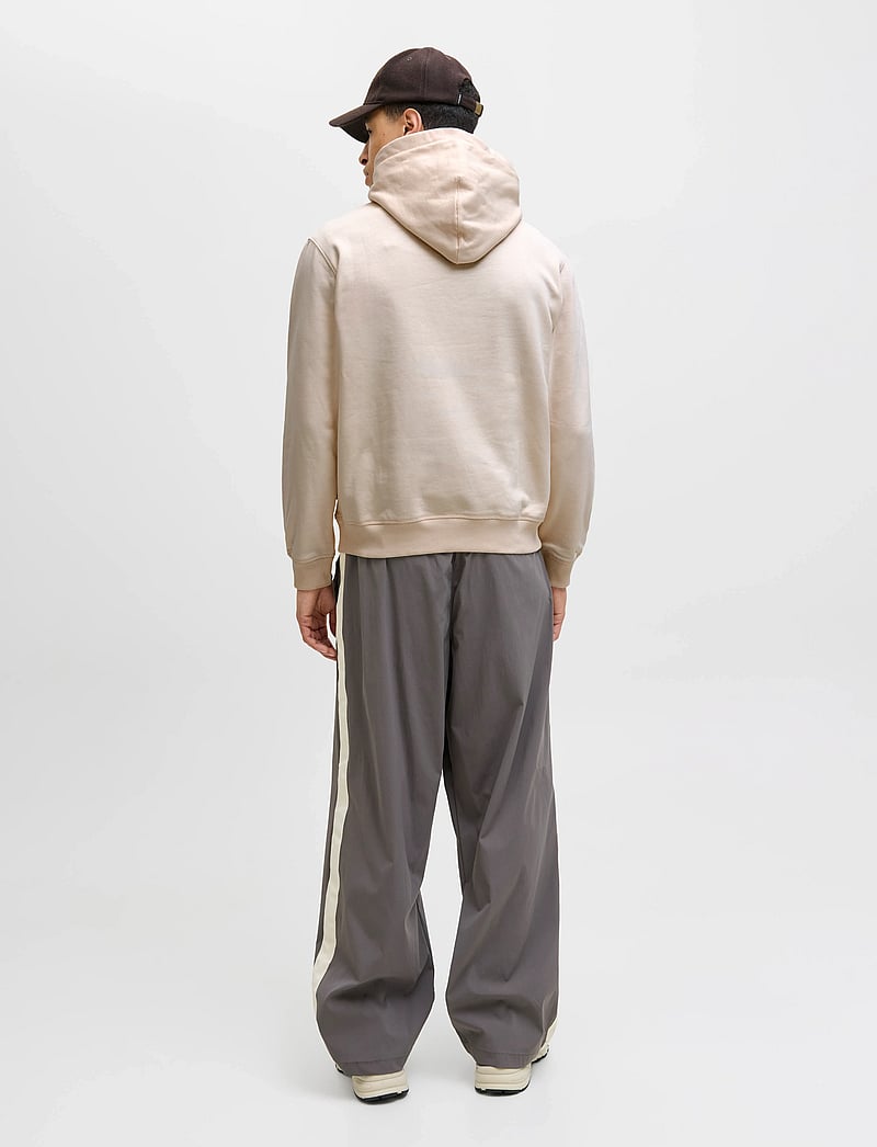 Jack & Jones - JORNORREBRO EMB SWEAT HOOD NOOS - hupparit - antique white - 2