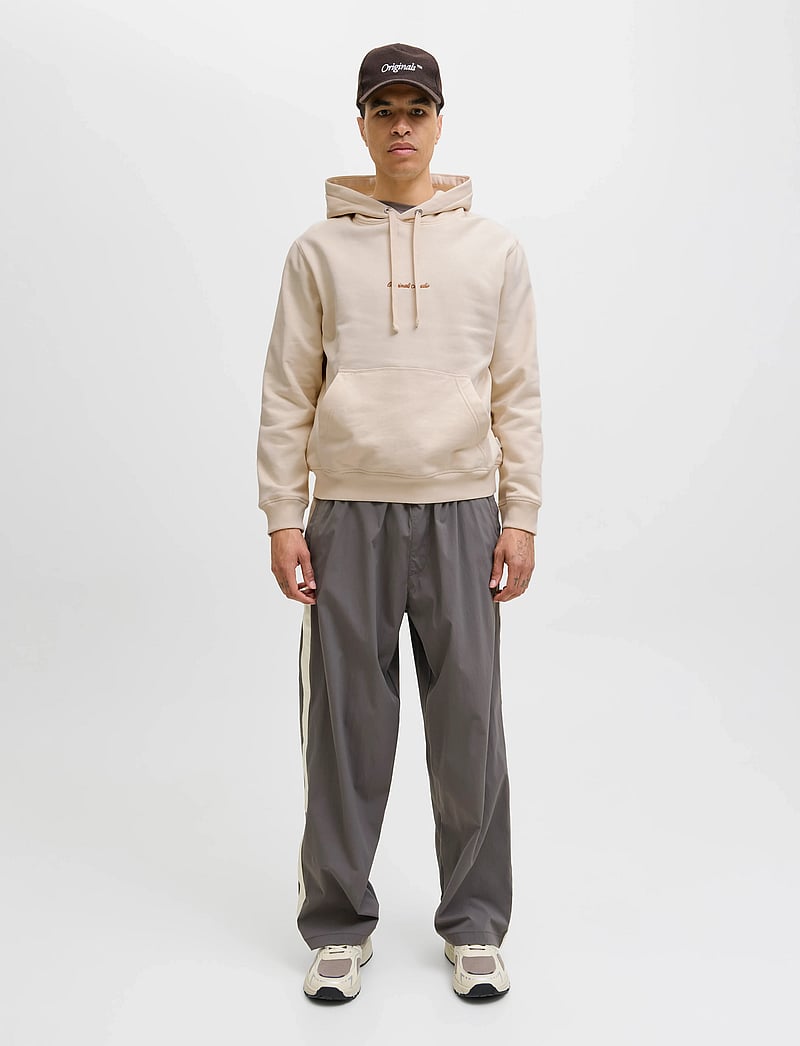 Jack & Jones - JORNORREBRO EMB SWEAT HOOD NOOS - hupparit - antique white - 3