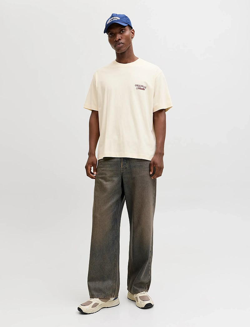 Jack & Jones - JORNORREBRO TYPO TEE SS CREW NECK NOOS - kortärmade t-shirts - antique white - 4