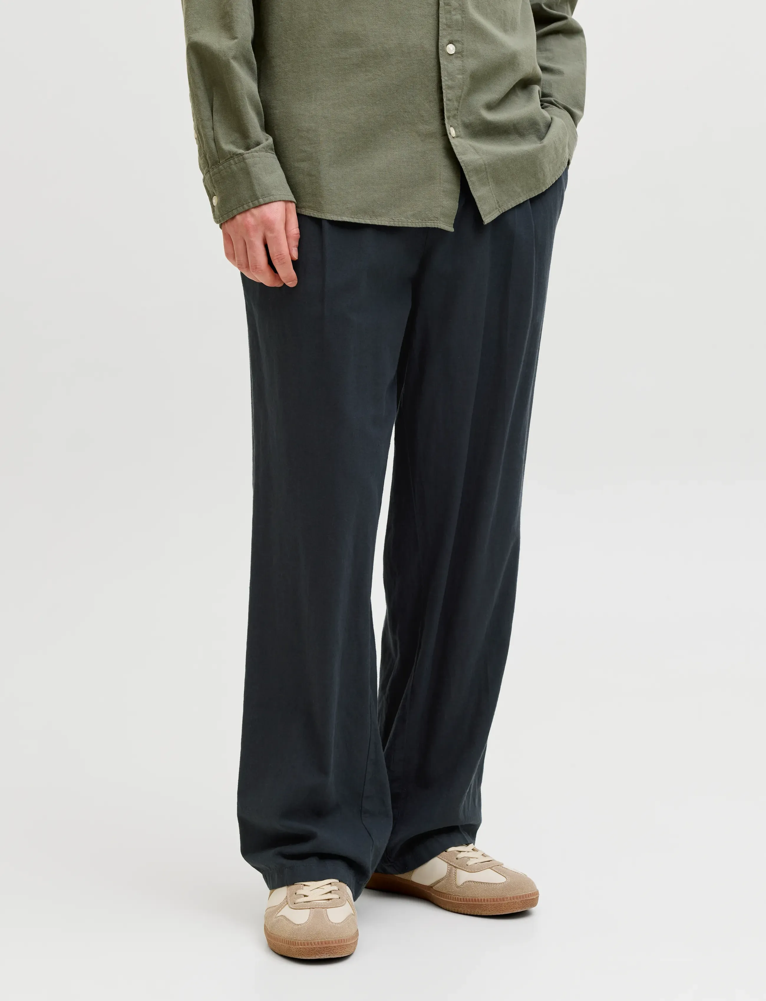 Jack & Jones JPSTBILL DIEGO SUMMER PANTS STYD SS25 - Jakkesætbukser i hør - BLACK / black