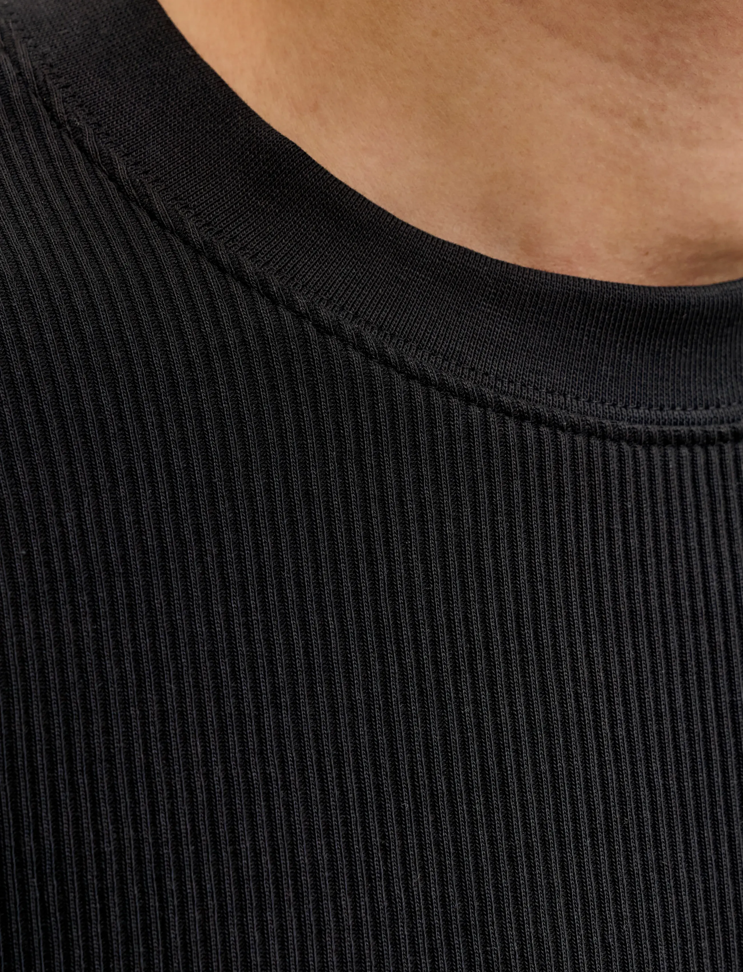 Jack & Jones - JJEHARRISON STRUCTURE TEE SS O-NECK SN - kortärmade t-shirts - black - 4