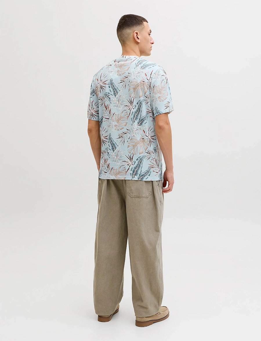 Jack & Jones - JJHONOLULU AOP TEE SS CREW NECK - kurzärmelige t-shirts - celestial blue - 3