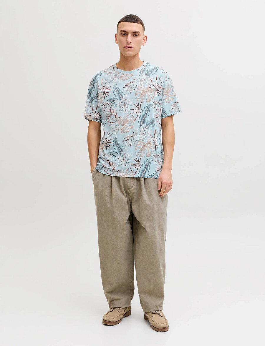 Jack & Jones - JJHONOLULU AOP TEE SS CREW NECK - kurzärmelige t-shirts - celestial blue - 4