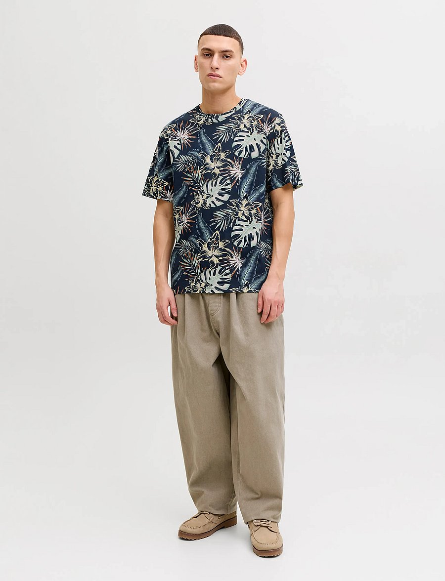Jack & Jones - JJHONOLULU AOP TEE SS CREW NECK - lühikeste varrukatega t-särgid - navy blazer - 4