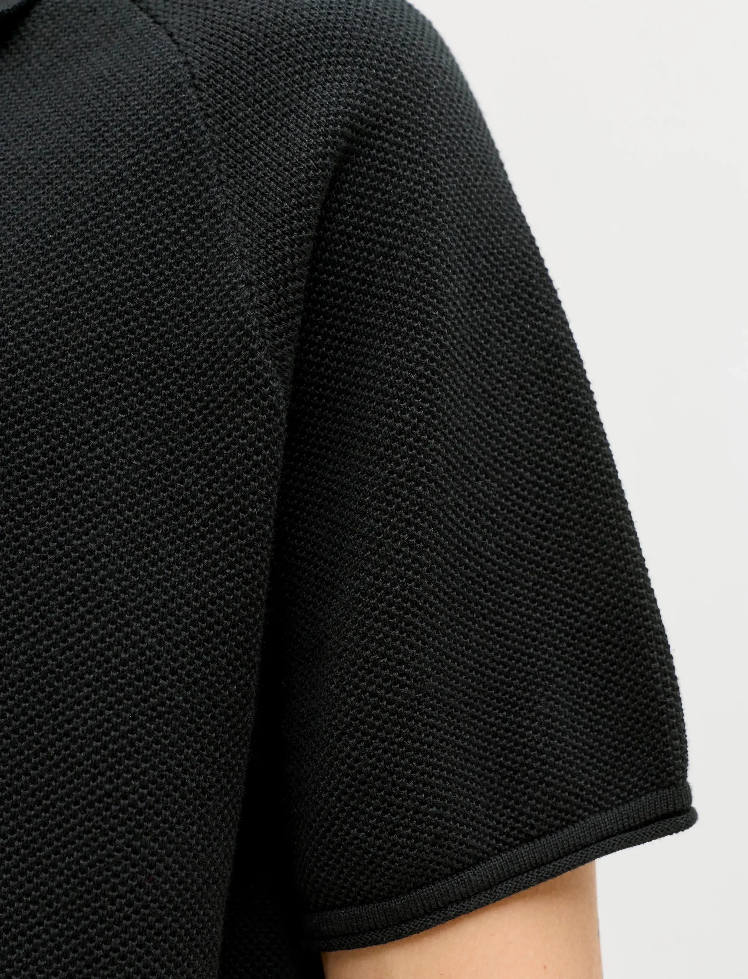 Jack & Jones JJHILL KNIT SPLIT NECK SS26 - Strickmode - BLACK / black