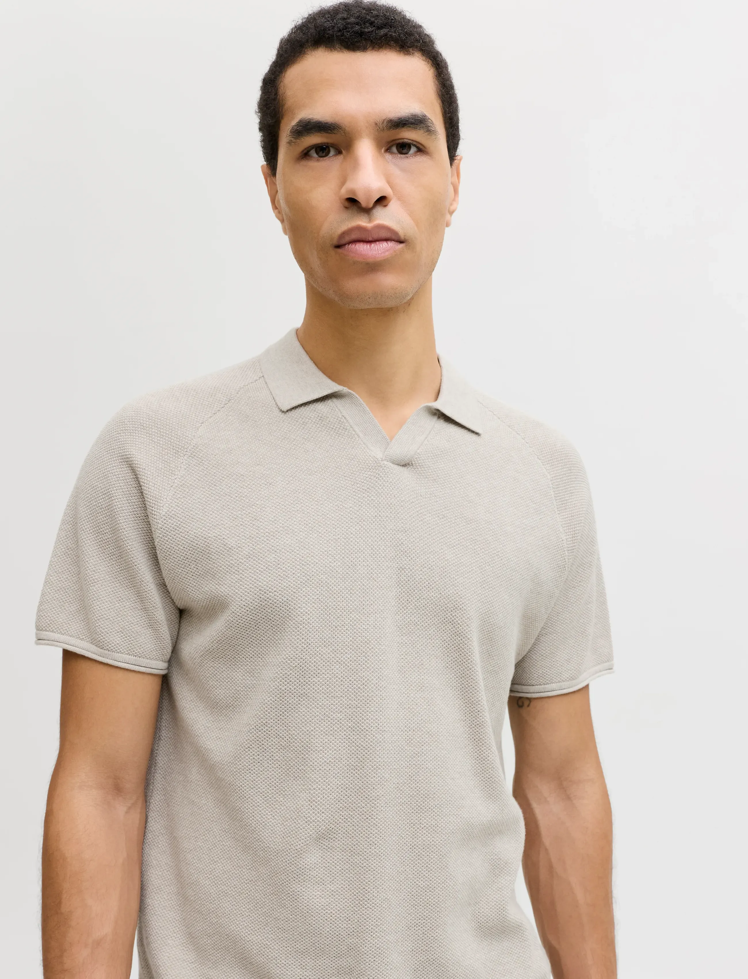 JACK & JONES Jjhill Knit Split Neck Ss26 t-shirts - bas herr – bild 5