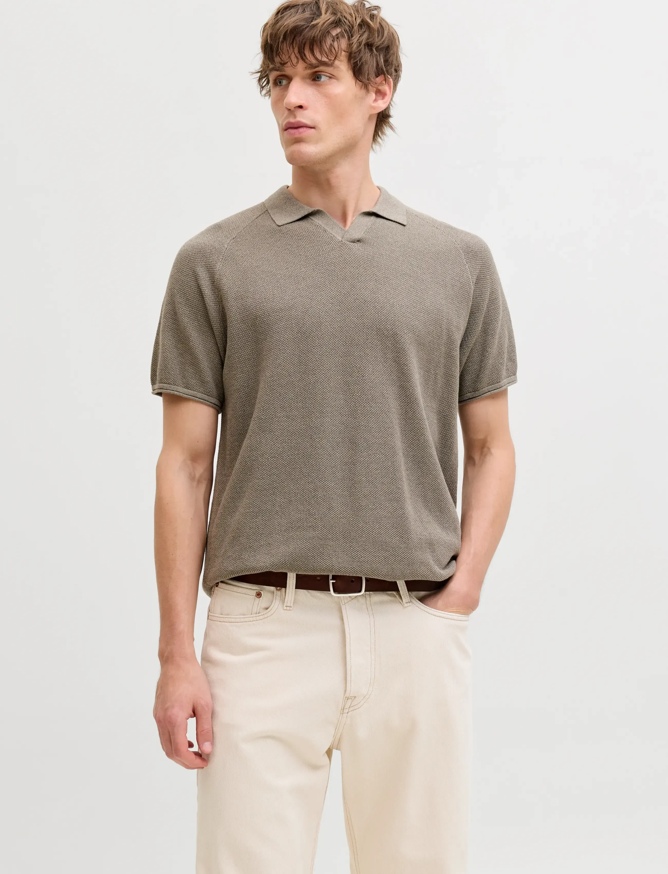 Jack & Jones JJHILL KNIT SPLIT NECK SS26 - Looks for less - VETIVER / khaki/green