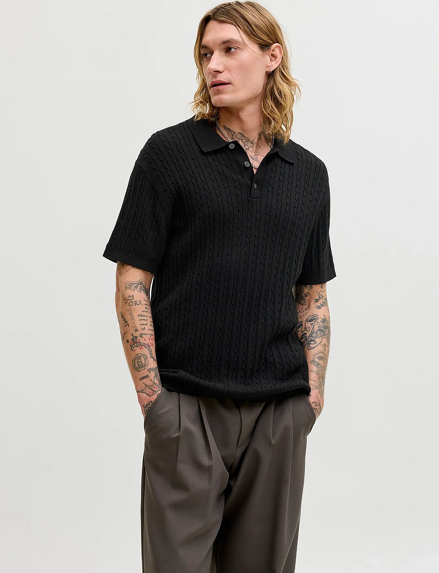 Jack & Jones - JJEEMIL KNIT CABLE POLO SS LN - gestrickte polohemden - black - 0