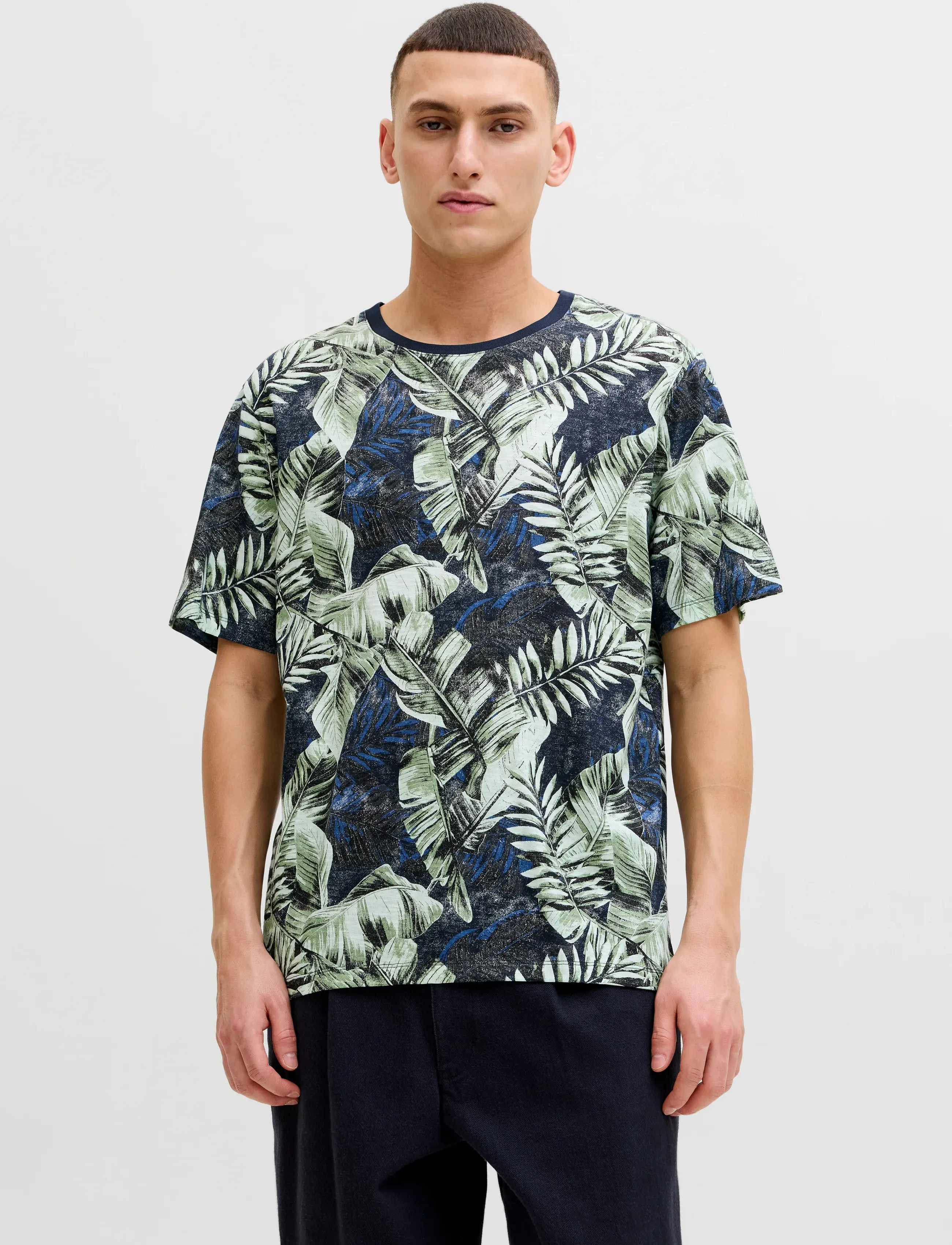 Jack & Jones JJJEFF AOP TEE SS CREW NECK - Deals - SKY CAPTAIN / green
