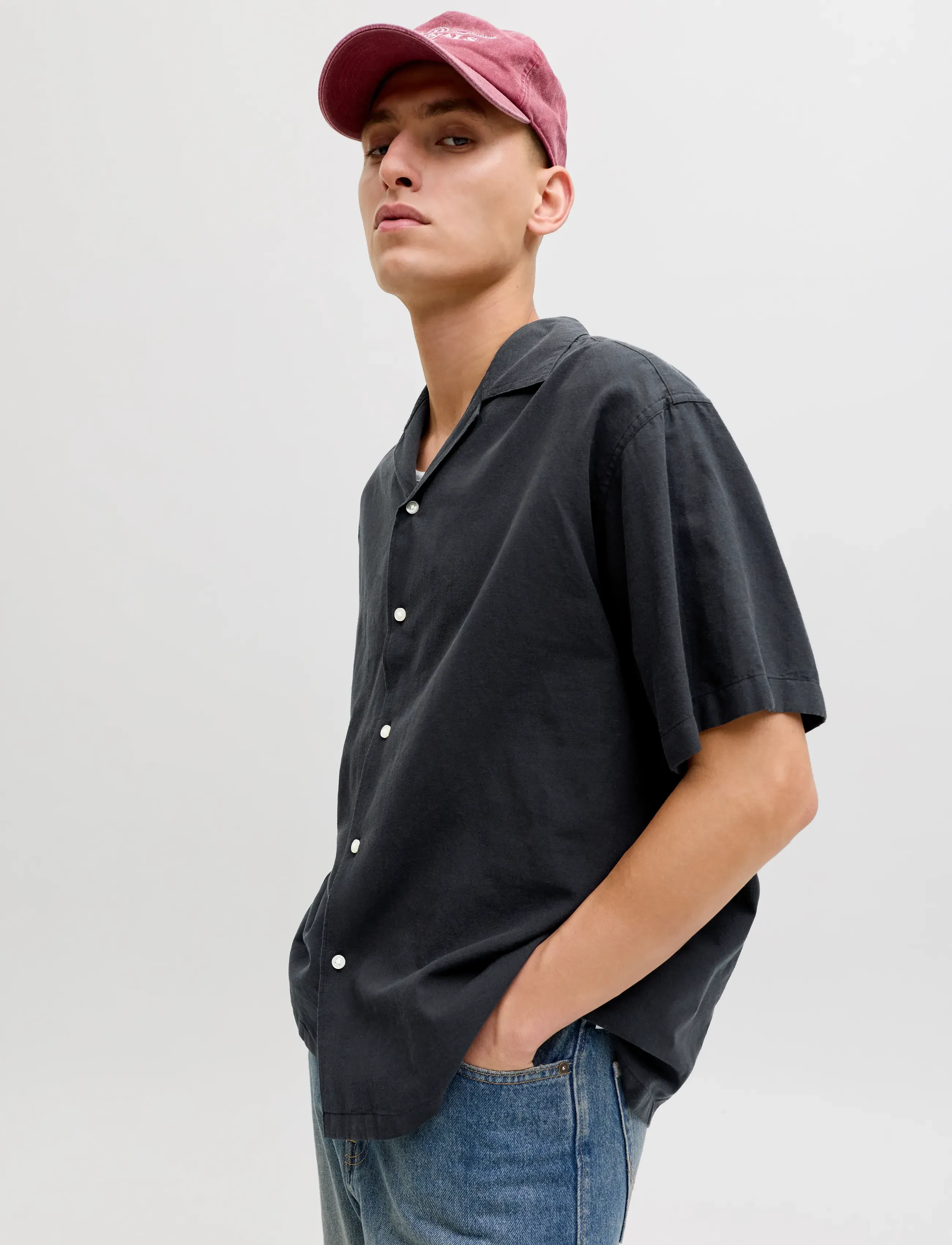 Jack & Jones - JJEBREEZE LINEN BLEND RESORT SHIRT SS SN - lininiai marškiniai - black - 4