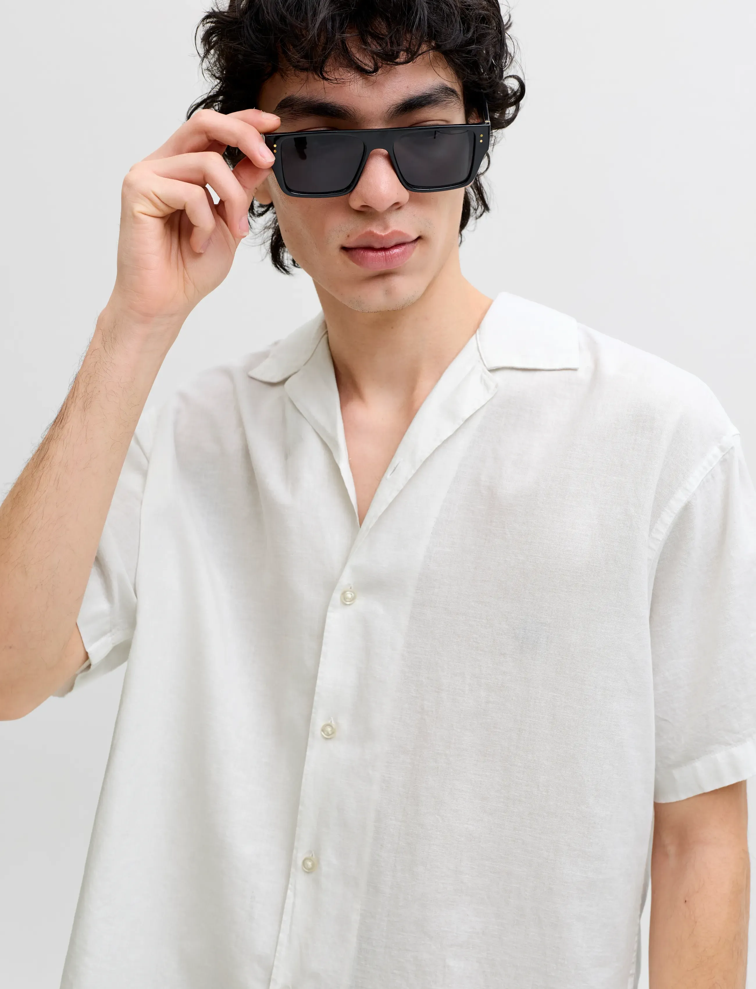 Jack & Jones - JJEBREEZE LINEN BLEND RESORT SHIRT SS SN - chemises de lin - white - 5