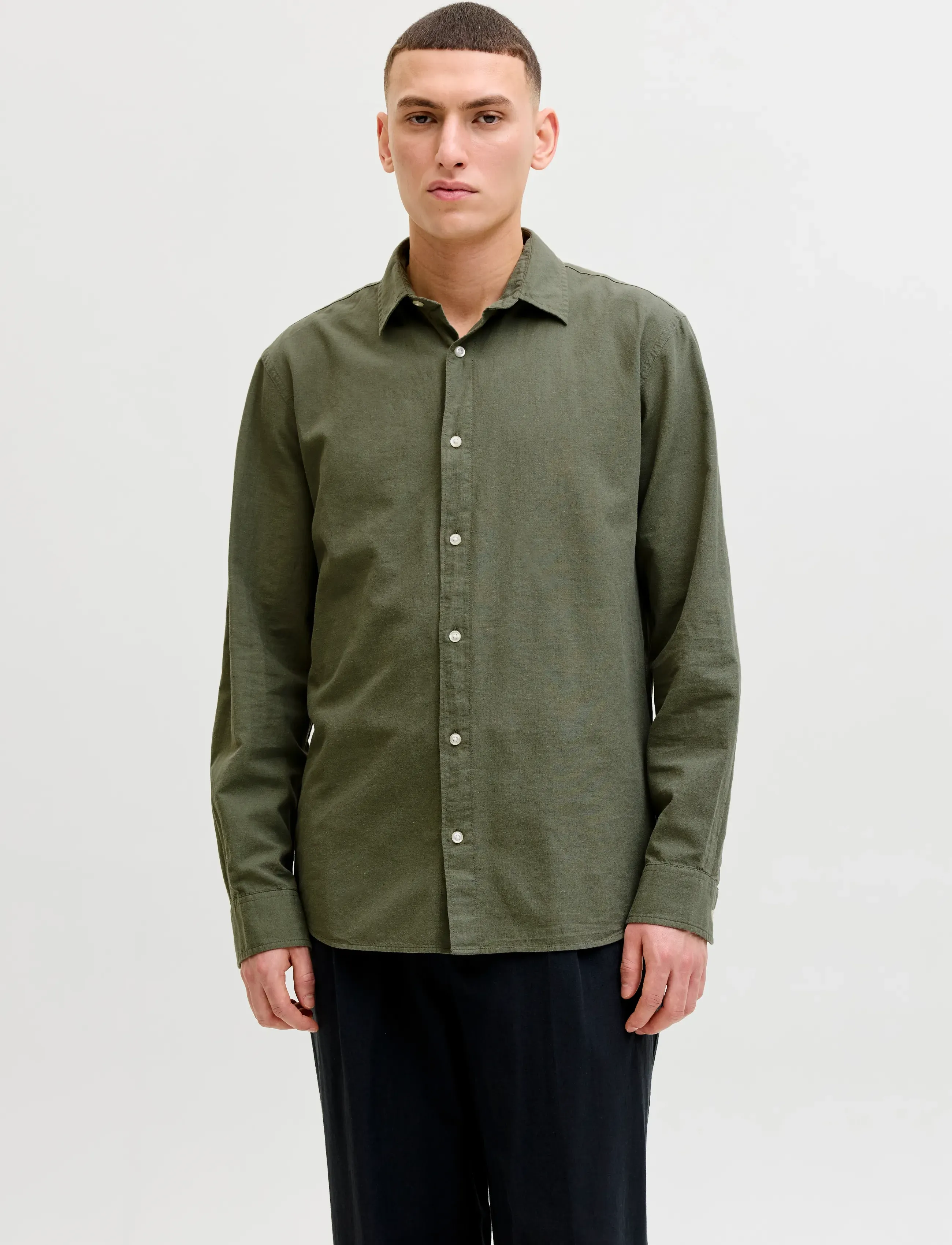 Jack & Jones JJEBREEZE LINEN BLEND SHIRT L/S SN - Looks for less - DUSTY OLIVE / khaki/green