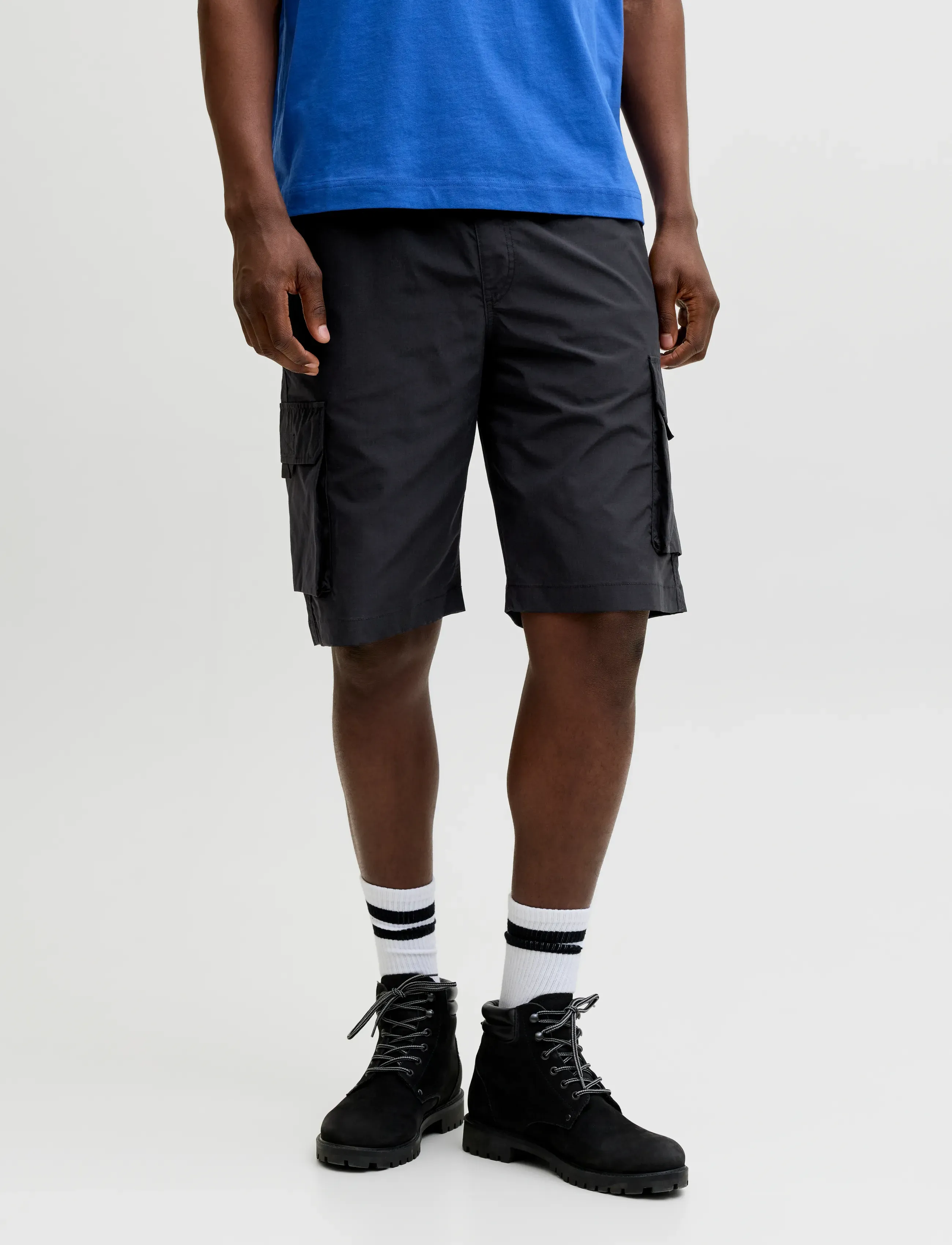 Jack & Jones - JPSTCOLE IVAN TECH CARGO JOGGER SHORTS - cargo shorts - black - 0