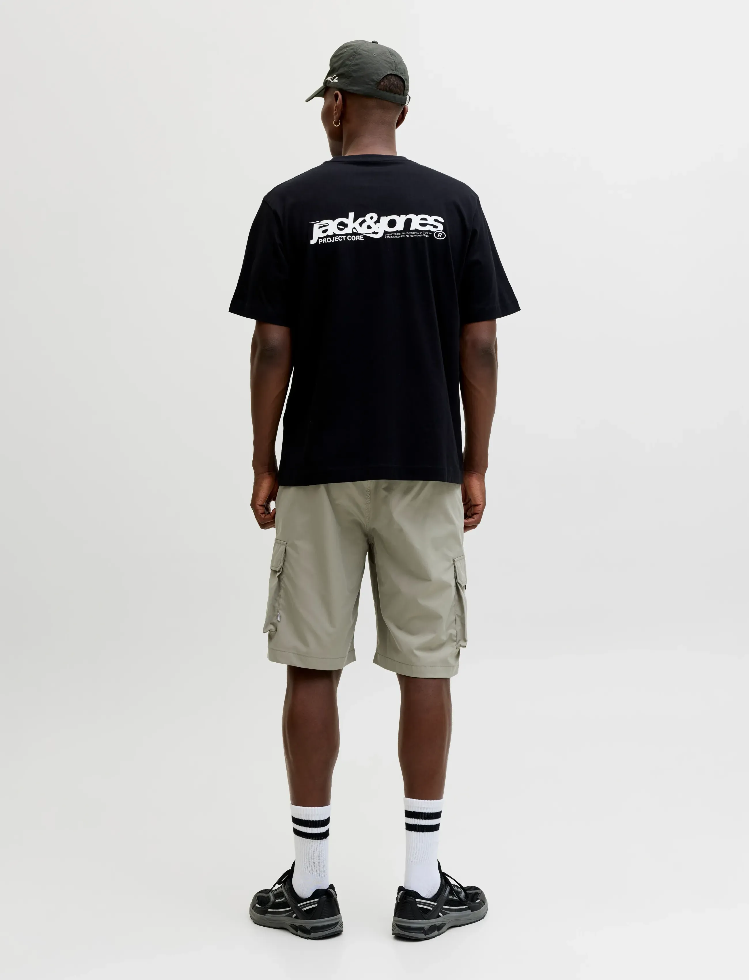 Jack & Jones - JPSTCOLE IVAN TECH CARGO JOGGER SHORTS - cargo shorts - vetiver - 3