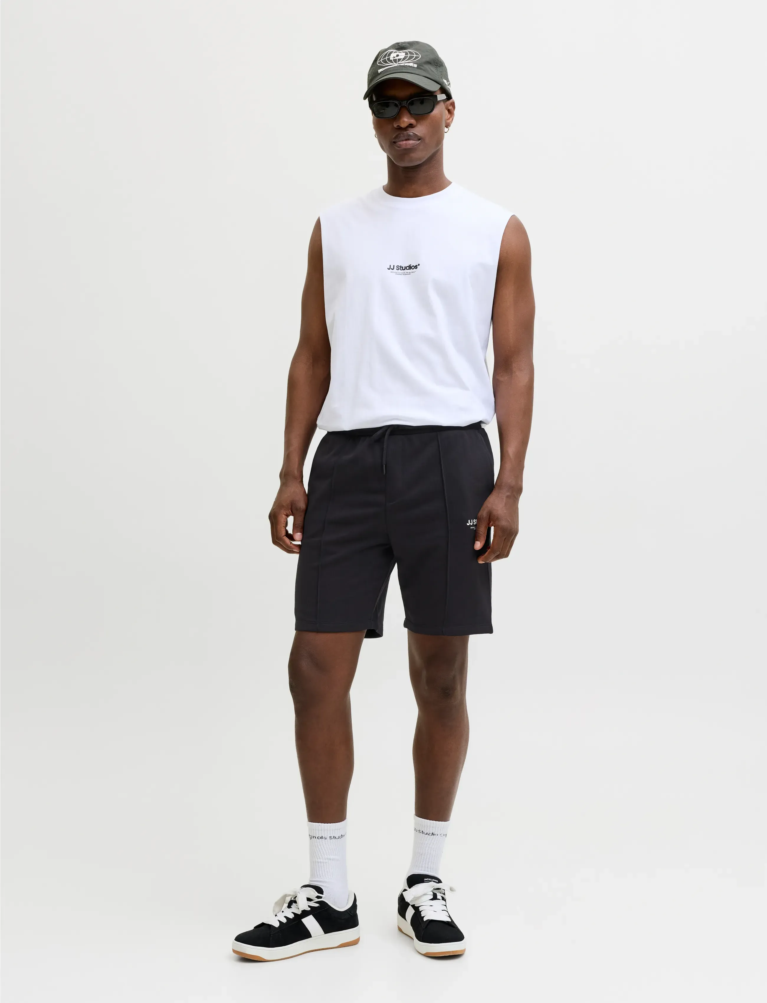 Jack & Jones - JPSTKANE SOHO SWEAT SHORTS MID SN - sweat shorts - black - 4