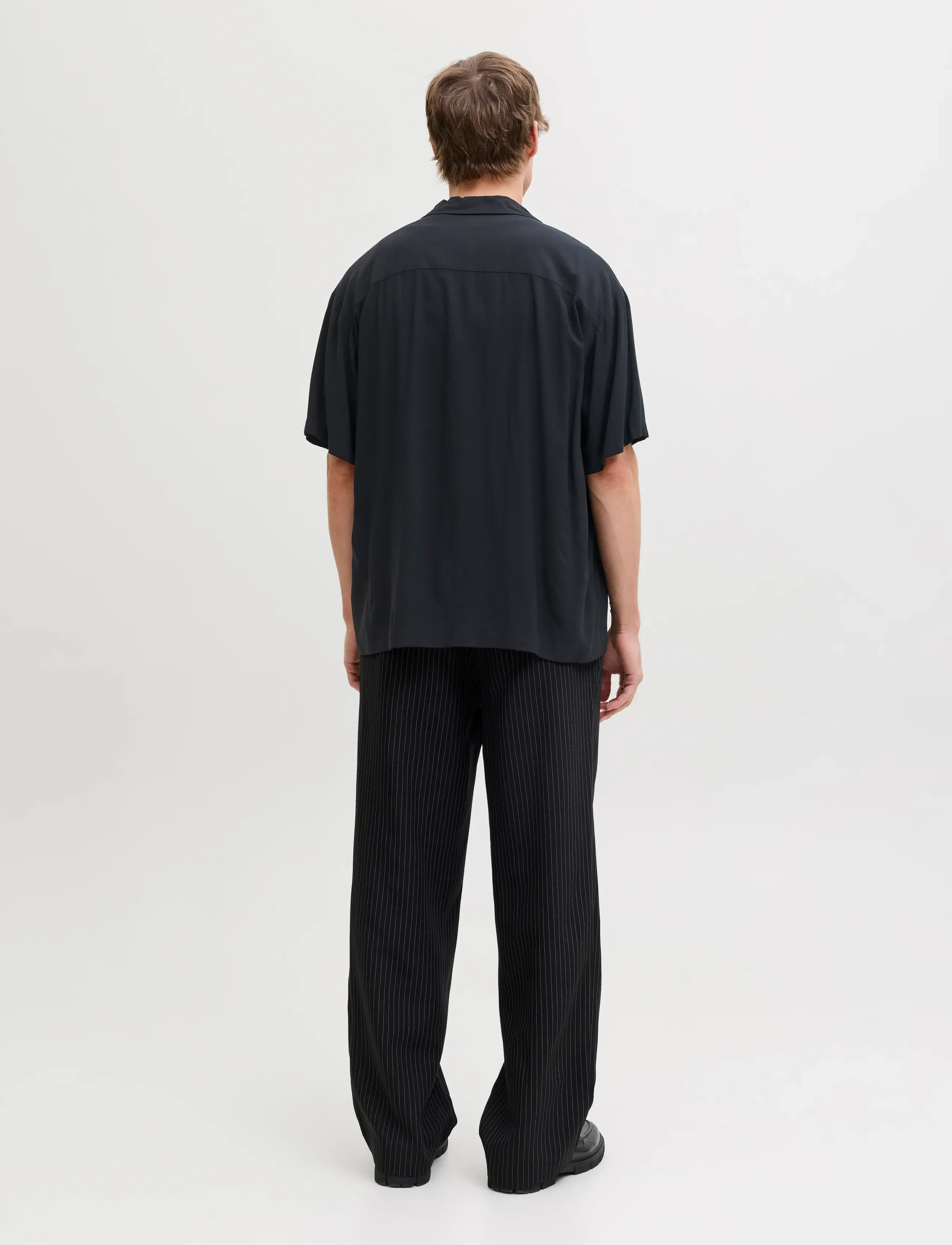 Jack & Jones - JJEJEFF RESORT SOLID SHIRT SS SN - kurzarmhemden - black - 2