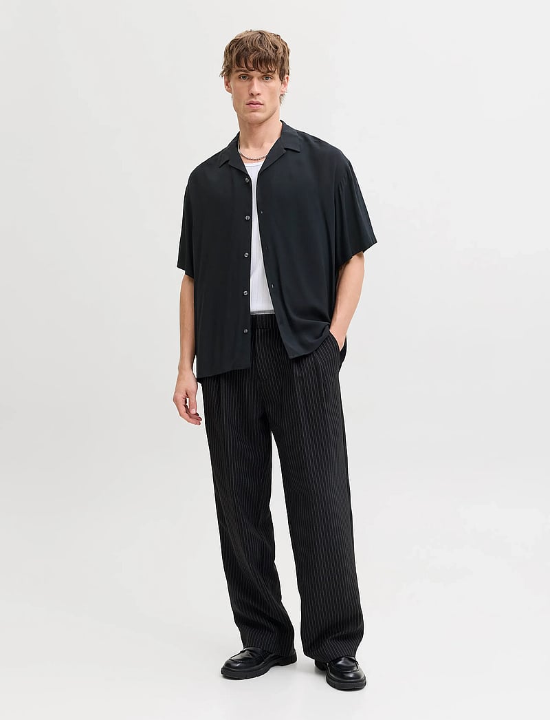 Jack & Jones - JJEJEFF RESORT SOLID SHIRT SS SN - kurzarmhemden - black - 3