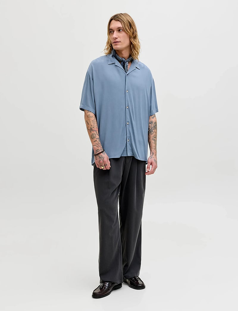 Jack & Jones - JJEJEFF RESORT SOLID SHIRT SS SN - kurzarmhemden - blue mirage - 3