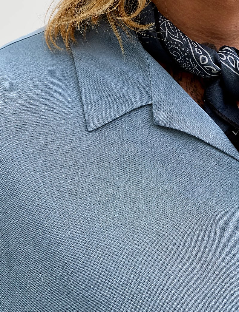 Jack & Jones - JJEJEFF RESORT SOLID SHIRT SS SN - kurzarmhemden - blue mirage - 5