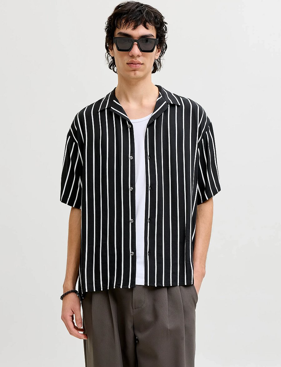 Jack & Jones - JJEJEFF RESORT STRIPE SHIRT S/S SN - randiga skjortor - black - 0