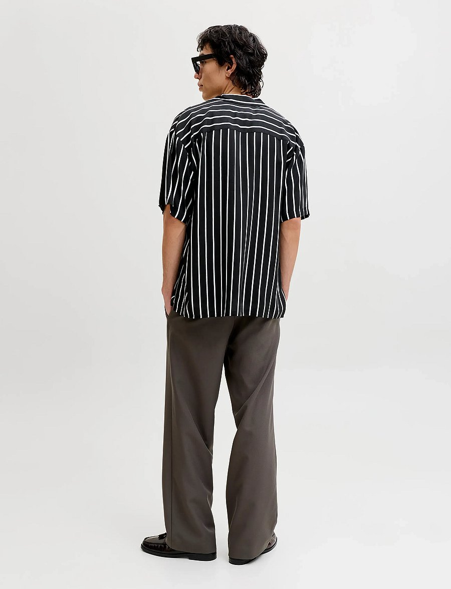 Jack & Jones - JJEJEFF RESORT STRIPE SHIRT S/S SN - randiga skjortor - black - 2