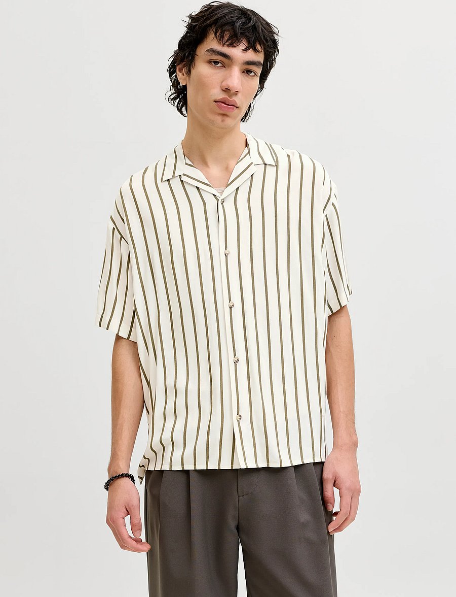 Jack & Jones - JJEJEFF RESORT STRIPE SHIRT S/S SN - randiga skjortor - dusty olive - 0