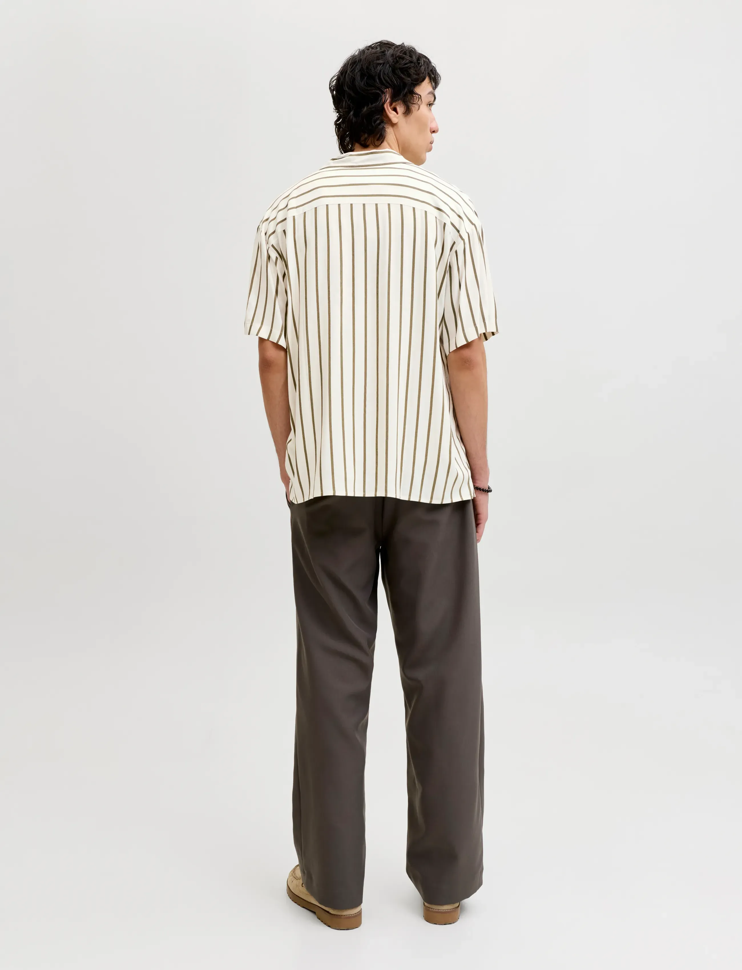 Jack & Jones - JJEJEFF RESORT STRIPE SHIRT S/S SN - röndóttar skyrtur - dusty olive - 2