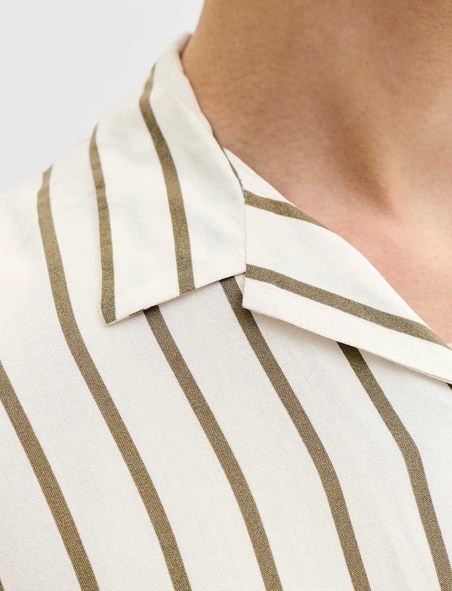 Jack & Jones - JJEJEFF RESORT STRIPE SHIRT S/S SN - randiga skjortor - dusty olive - 5