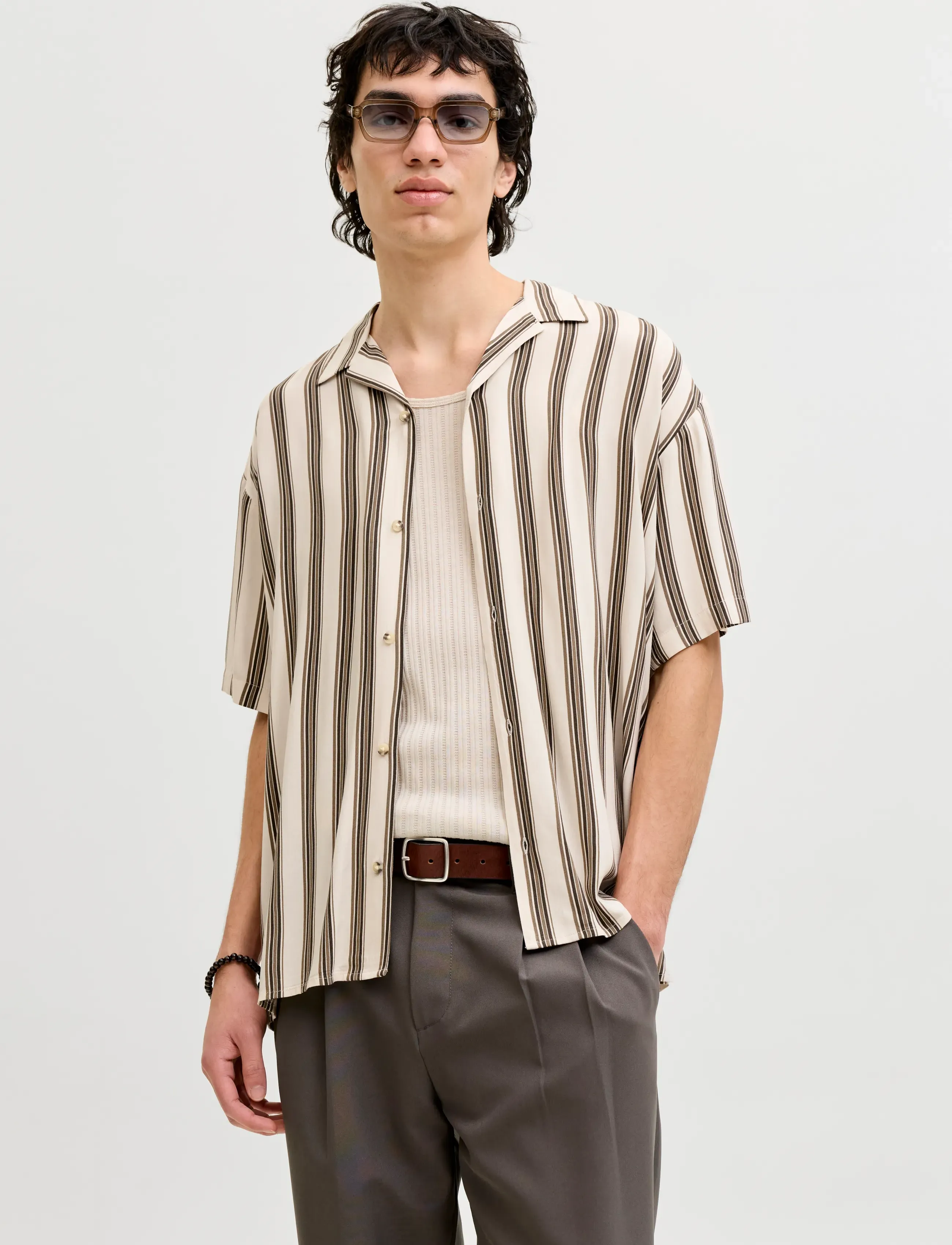 Jack & Jones JJEJEFF RESORT STRIPE SHIRT S/S SN - Skjortor - MOONBEAM / cream