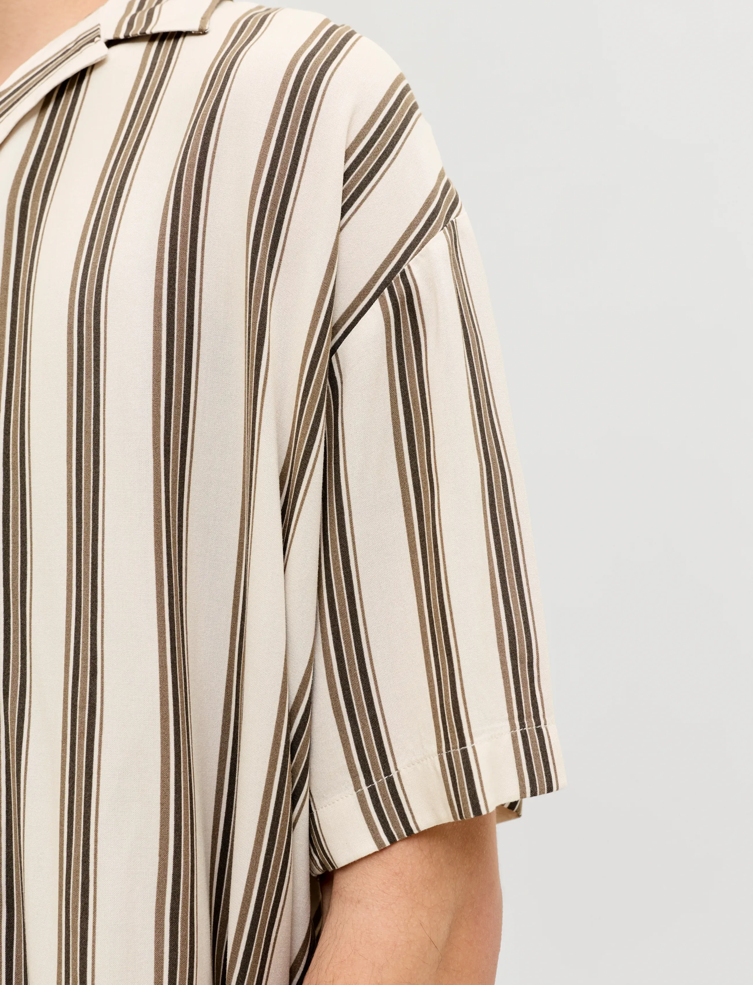 Jack & Jones - JJEJEFF RESORT STRIPE SHIRT S/S SN - stribede skjorter - moonbeam - 4