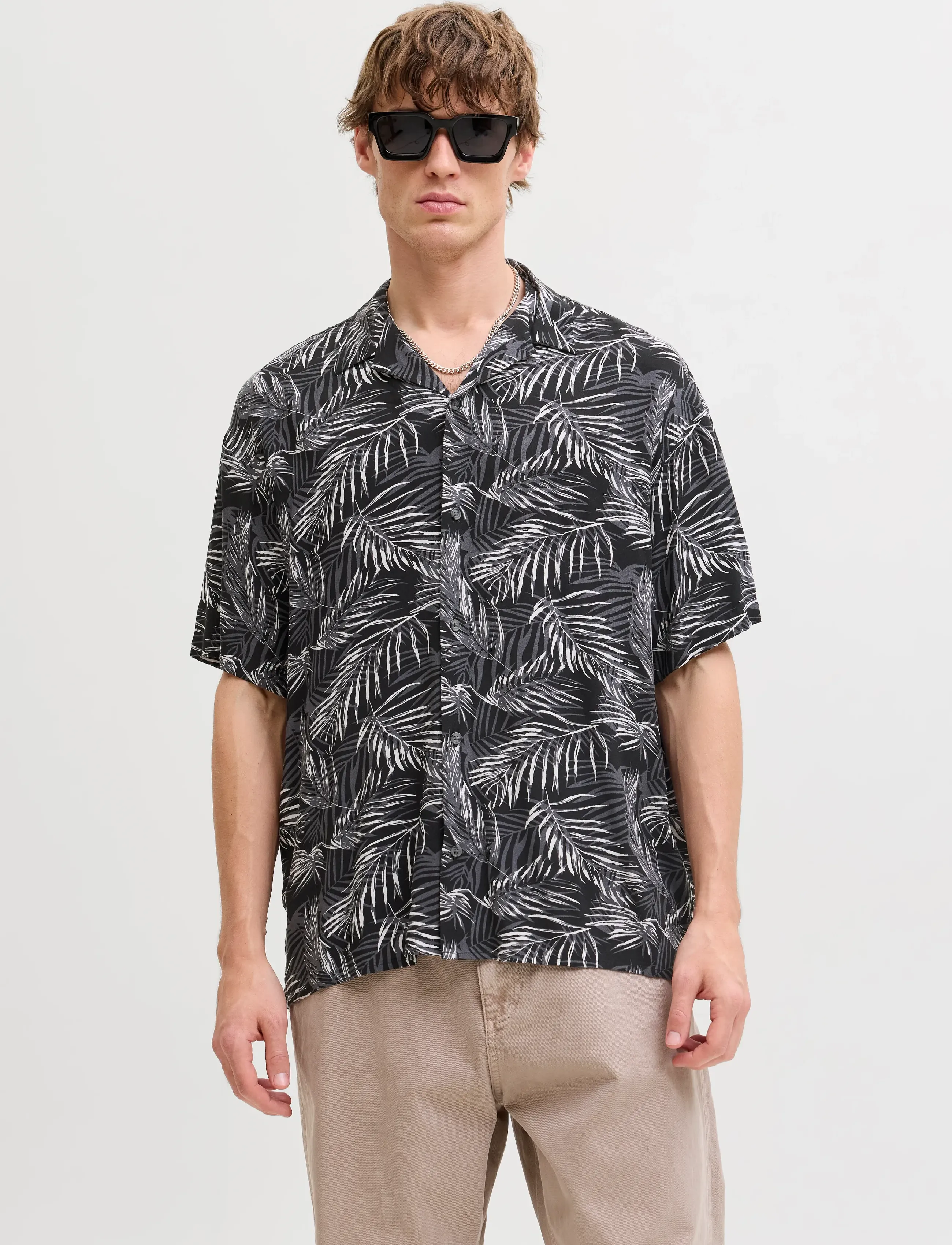 Jack & Jones JJEJEFF RESORT AOP SHIRT S/S LN - Angebote - BLACK / black