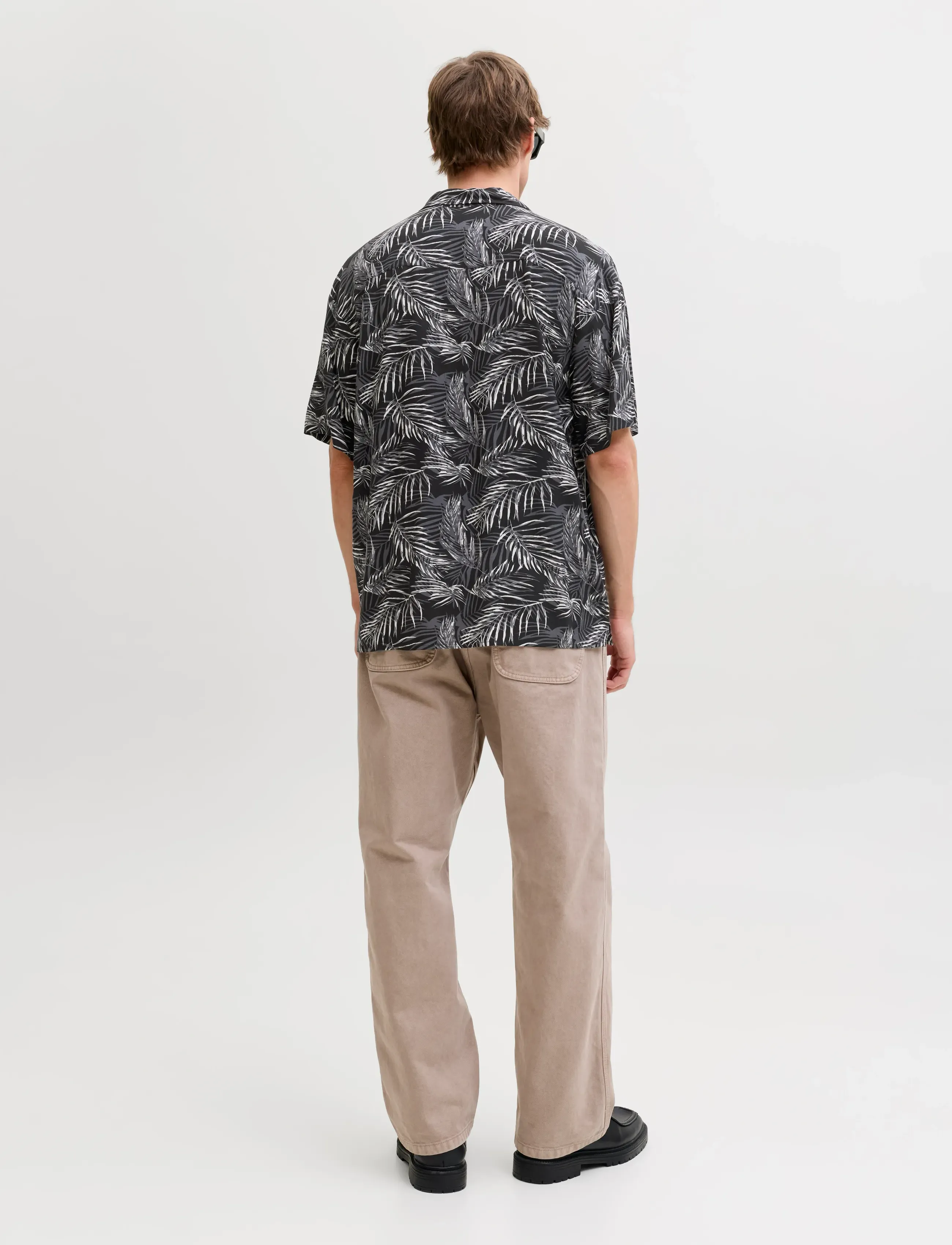 Jack & Jones - JJEJEFF RESORT AOP SHIRT S/S LN - koszule we wzory - black - 2