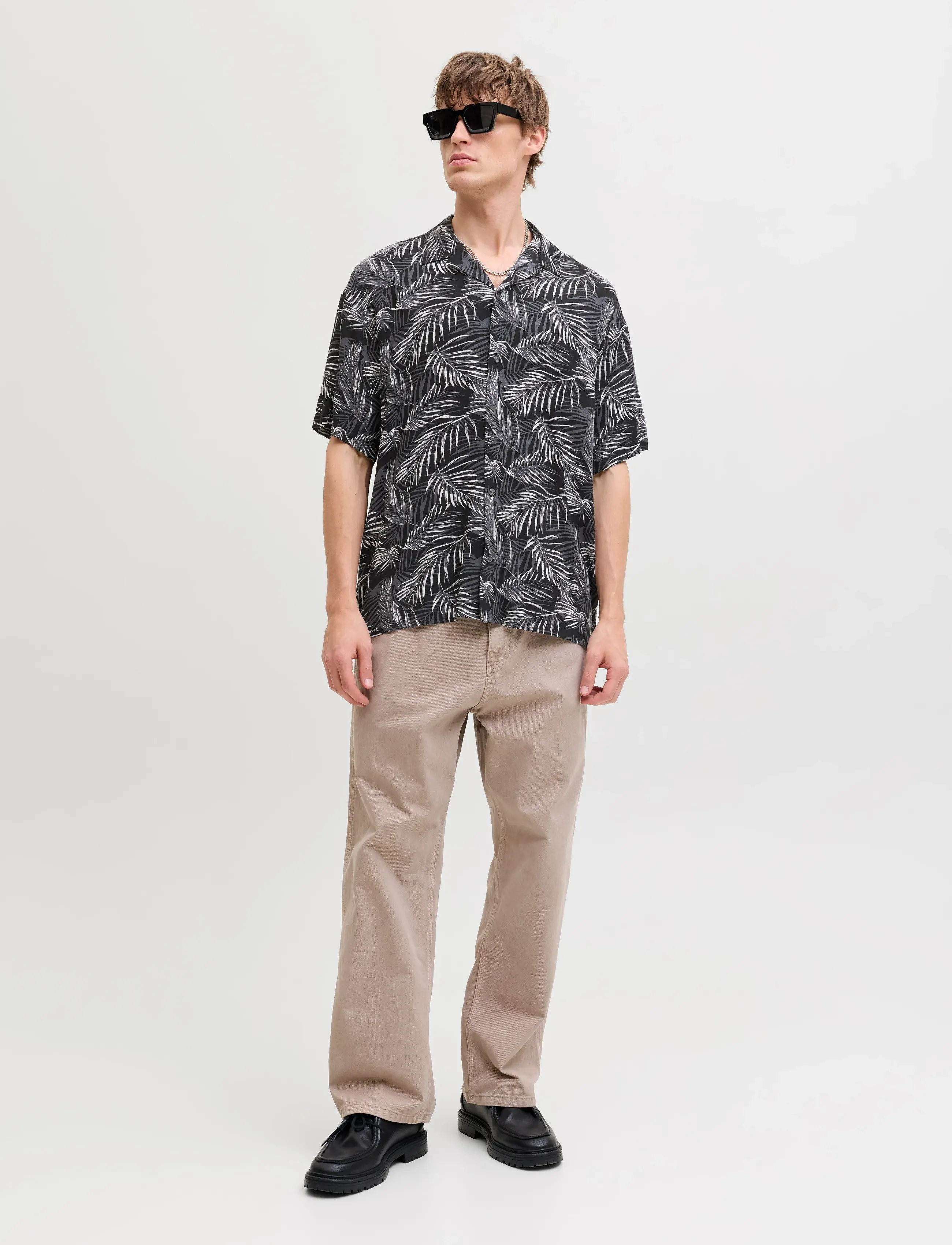 Jack & Jones - JJEJEFF RESORT AOP SHIRT S/S LN - koszule we wzory - black - 3