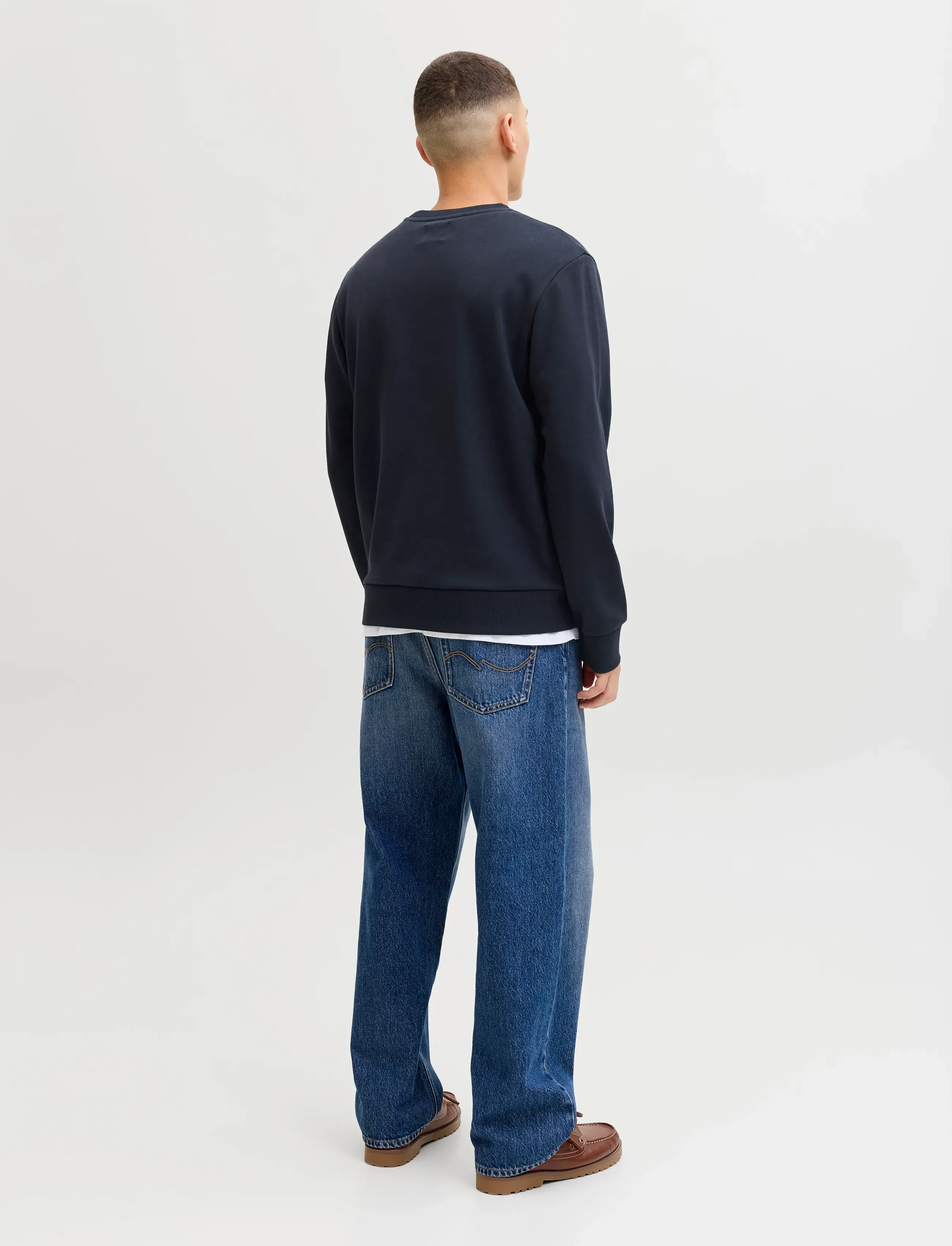 Jack & Jones - JJELOGO SWEAT CREW NECK 2 COL SS26 - collections - sky captain - 3