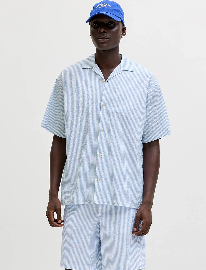Jack & Jones - JJMILO SEERSUCKER RESORT SHIRT SS - lühikeste varrukatega särgid - cashmere blue - 0