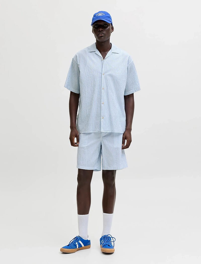 Jack & Jones - JJMILO SEERSUCKER RESORT SHIRT SS - lühikeste varrukatega särgid - cashmere blue - 4