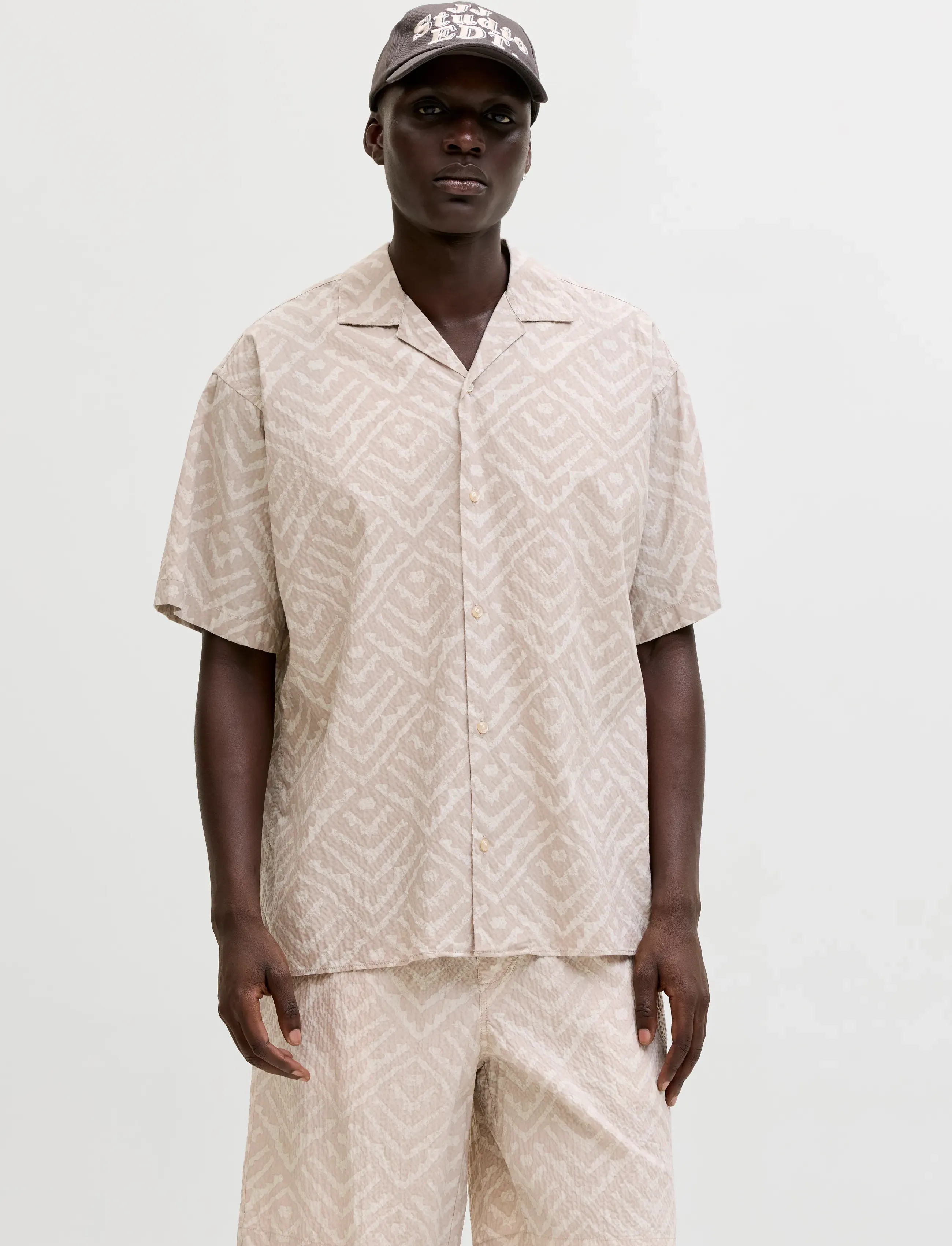 Jack & Jones JJMILO SEERSUCKER RESORT SHIRT SS - Shirts - MOONBEAM / beige
