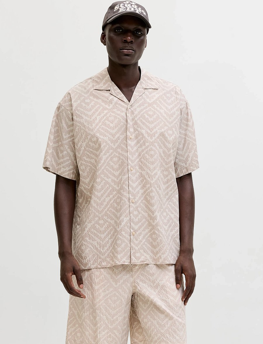 Jack & Jones - JJMILO SEERSUCKER RESORT SHIRT SS - kortærmede skjorter - moonbeam - 0