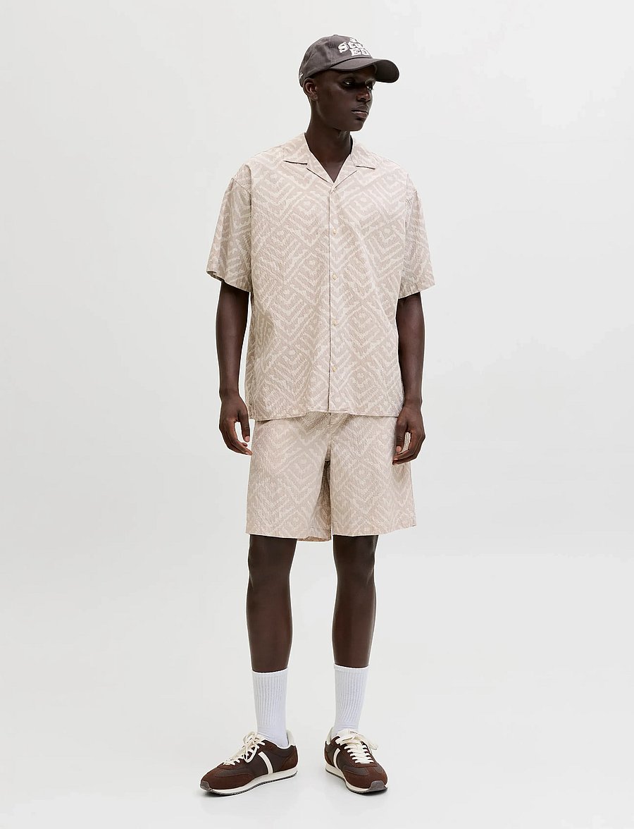 Jack & Jones - JJMILO SEERSUCKER RESORT SHIRT SS - kortærmede skjorter - moonbeam - 4