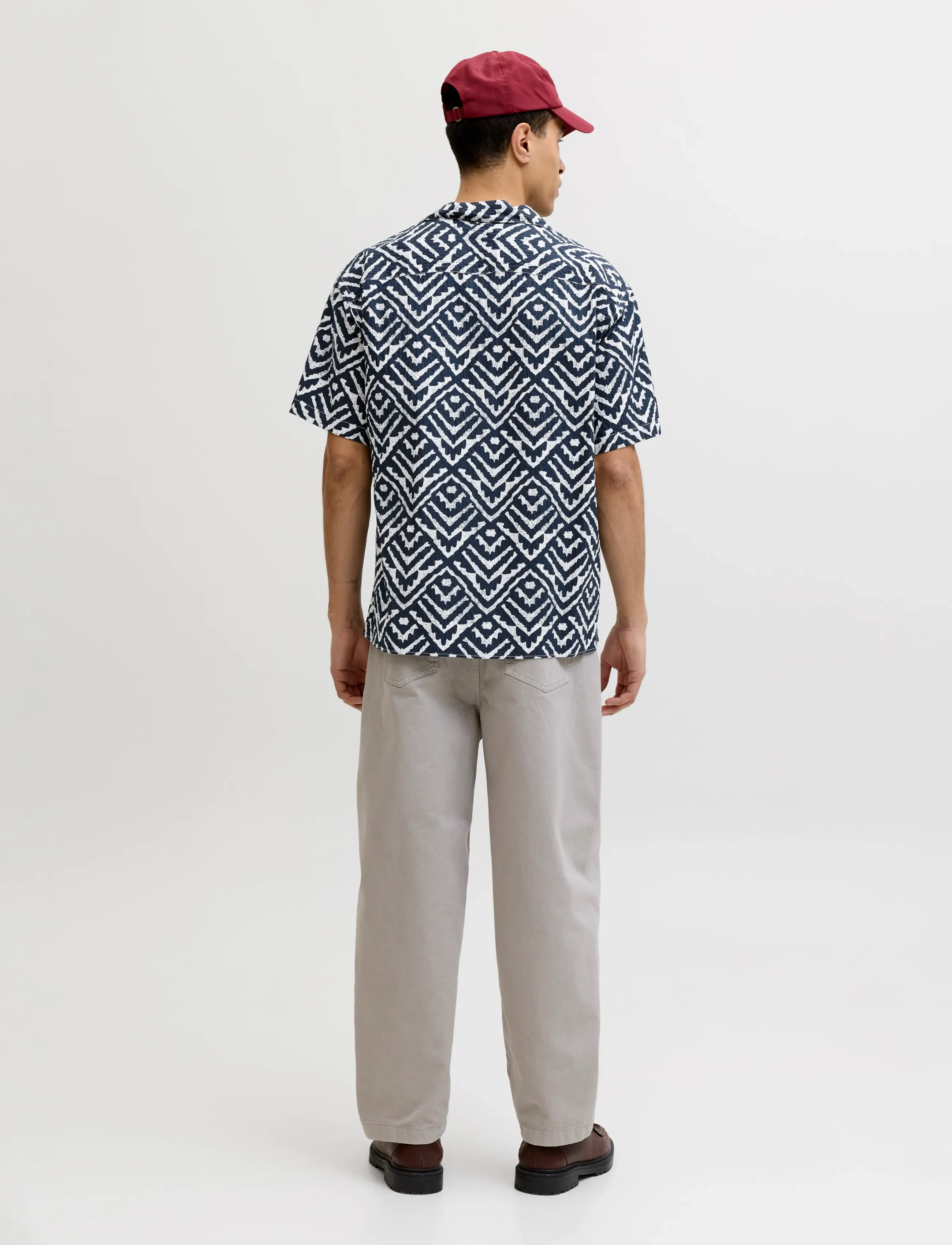 Jack & Jones - JJMILO SEERSUCKER RESORT SHIRT SS - kortærmede skjorter - sky captain - 3