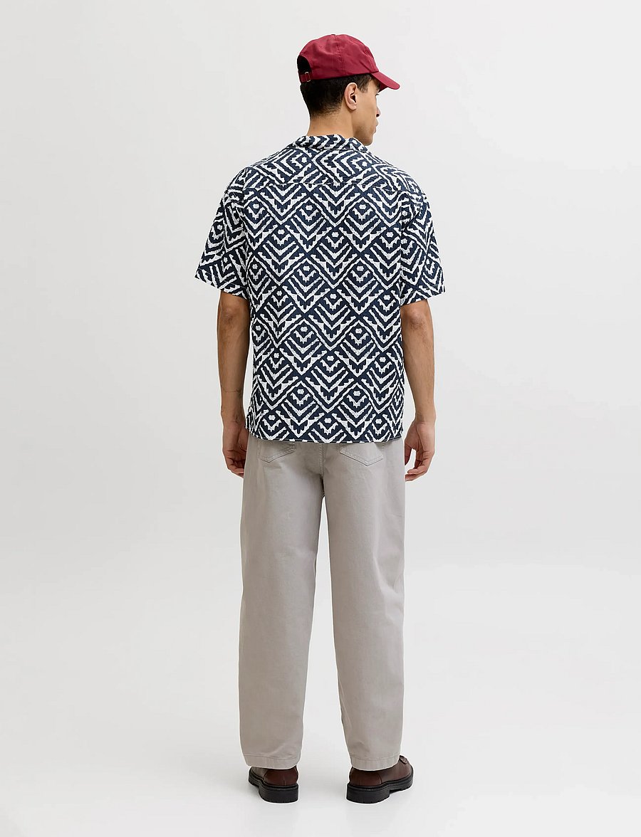 Jack & Jones - JJMILO SEERSUCKER RESORT SHIRT SS - kortærmede skjorter - sky captain - 3