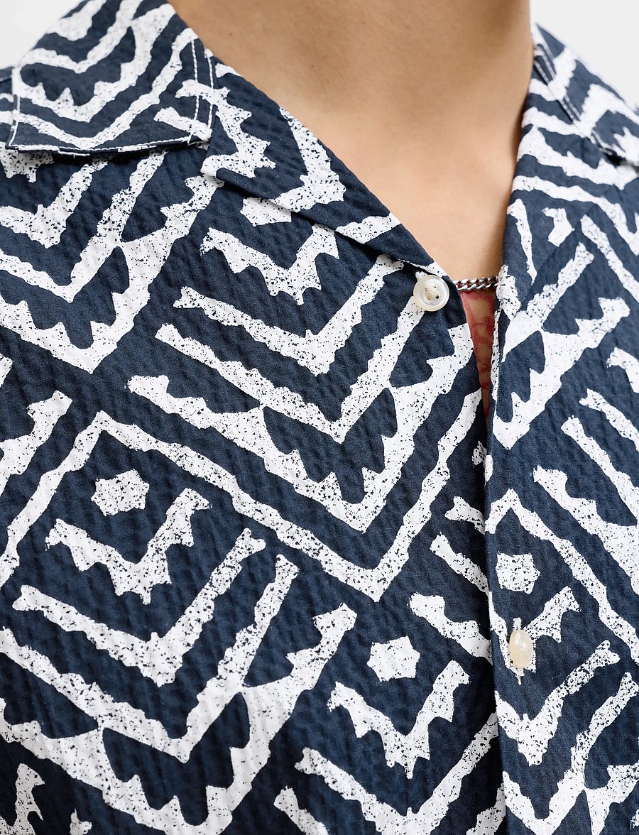 Jack & Jones - JJMILO SEERSUCKER RESORT SHIRT SS - kortærmede skjorter - sky captain - 5