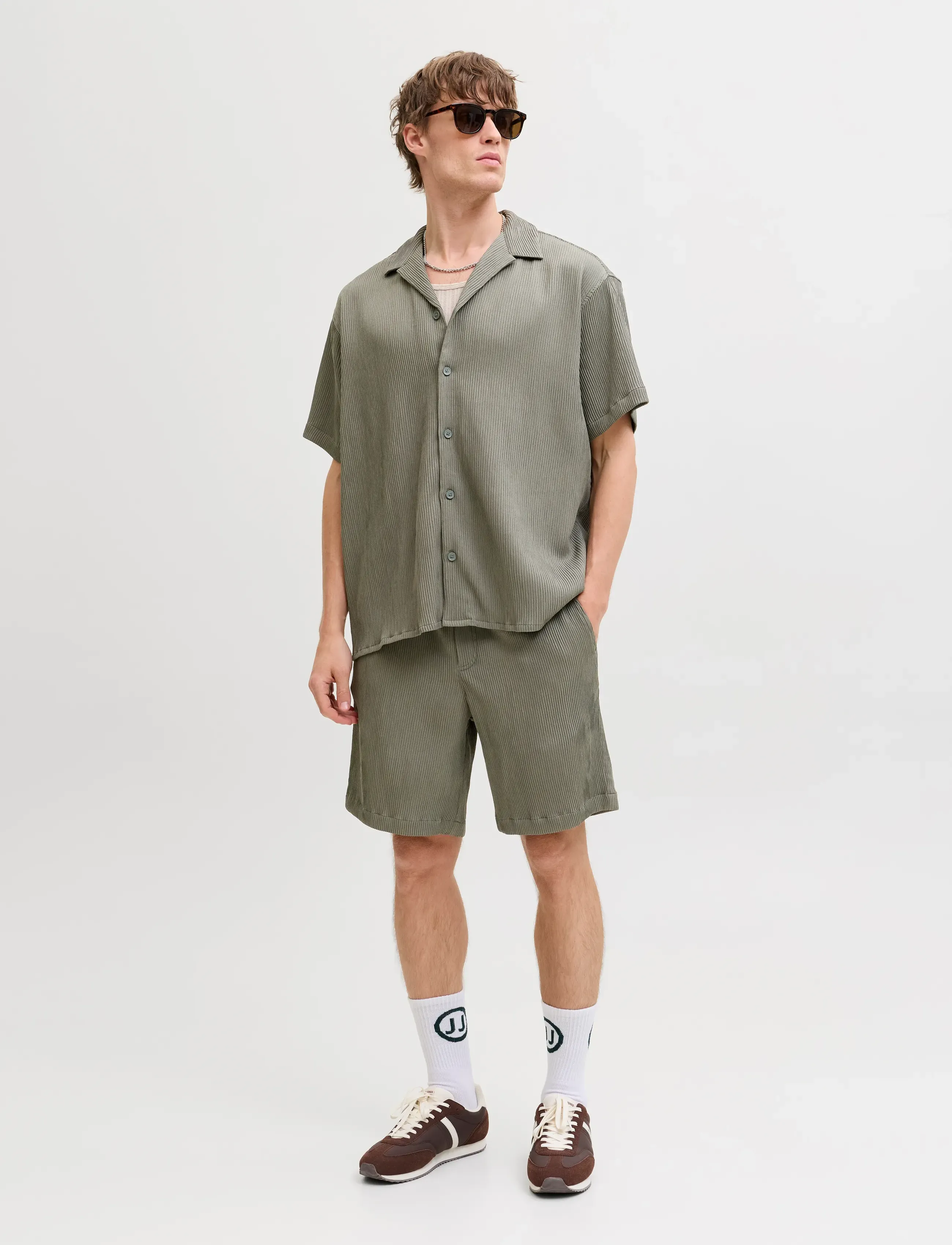 Jack & Jones - JJEHARRISON RESORT SHIRT SS SN - kortærmede skjorter - dusty olive - 3