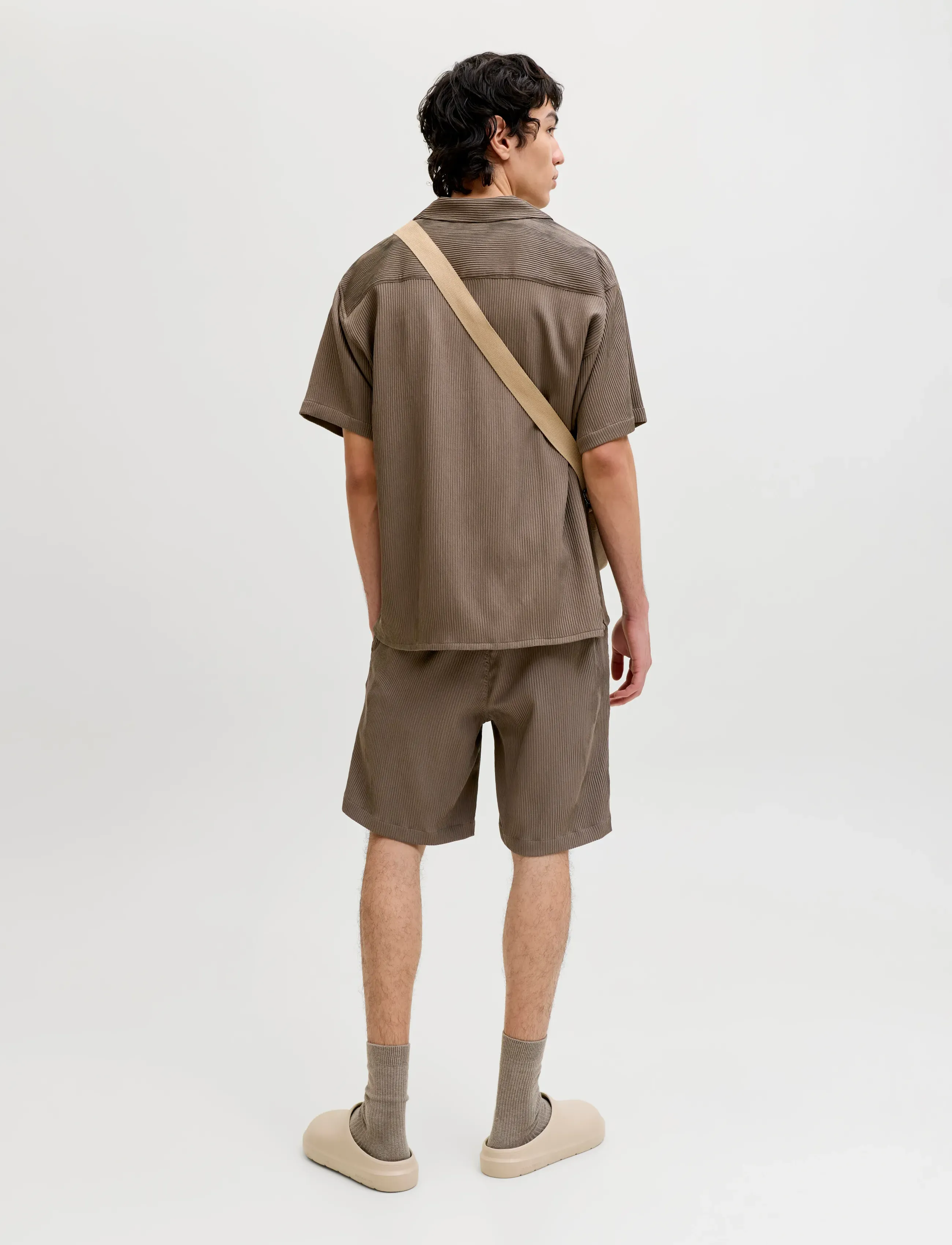 Jack & Jones - JJEHARRISON RESORT SHIRT SS SN - lühikeste varrukatega särgid - falcon - 2