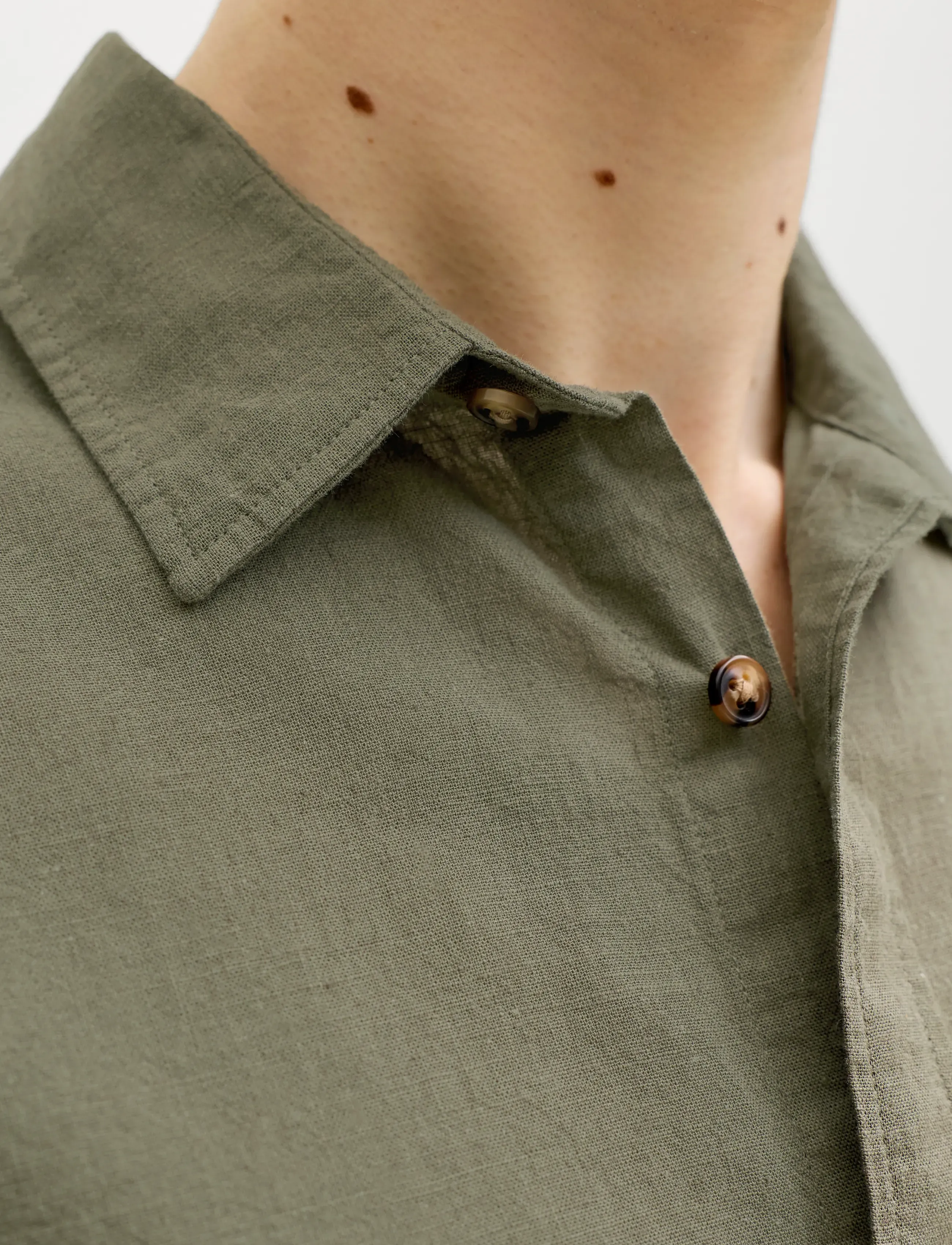 Jack & Jones - JJESUMMER LINEN BLEND SHIRT S/S SN - linased särgid - dusty olive - 4