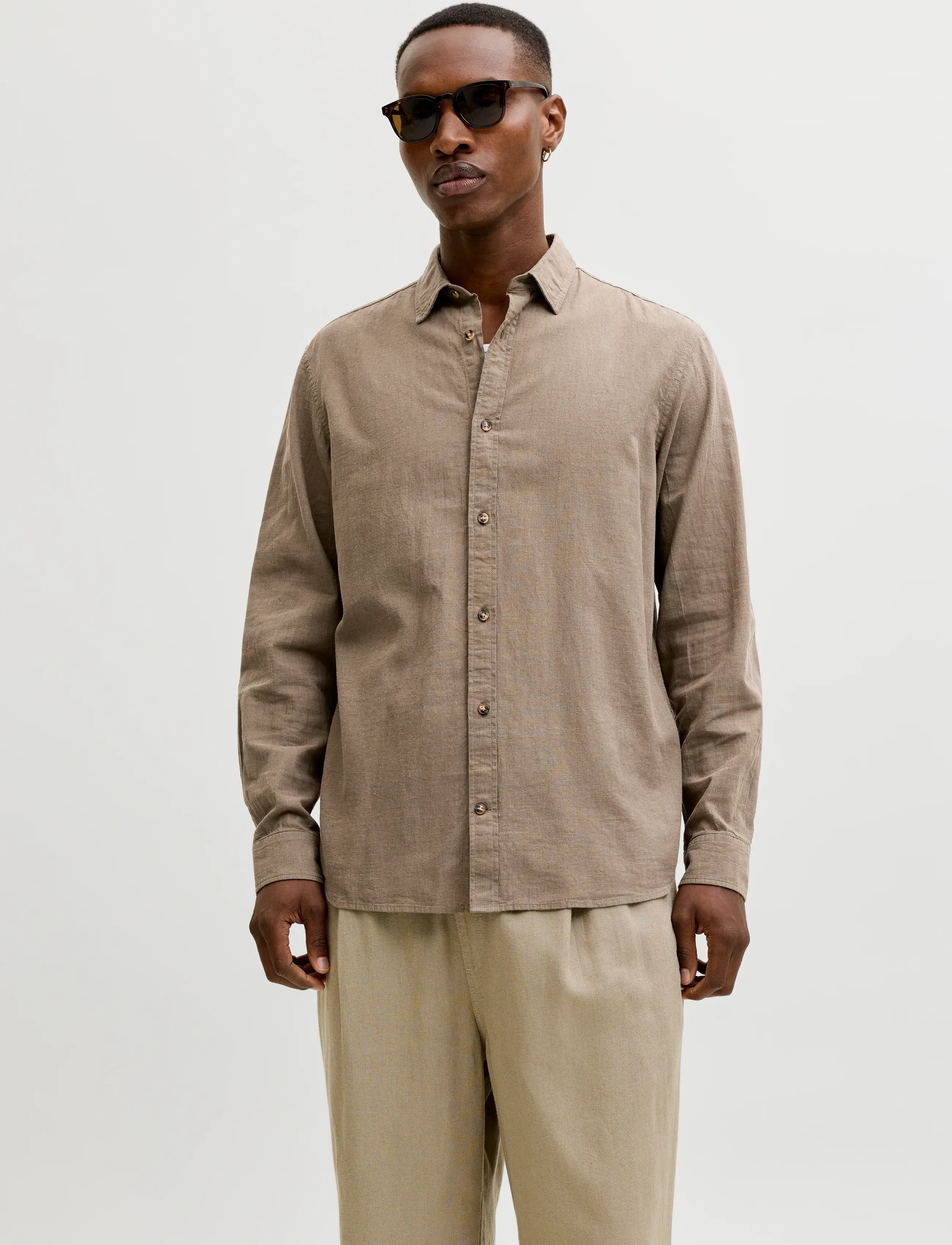 Jack & Jones JJESUMMER LINEN BLEND SHIRT L/S SN - Riided - FALCON / brown