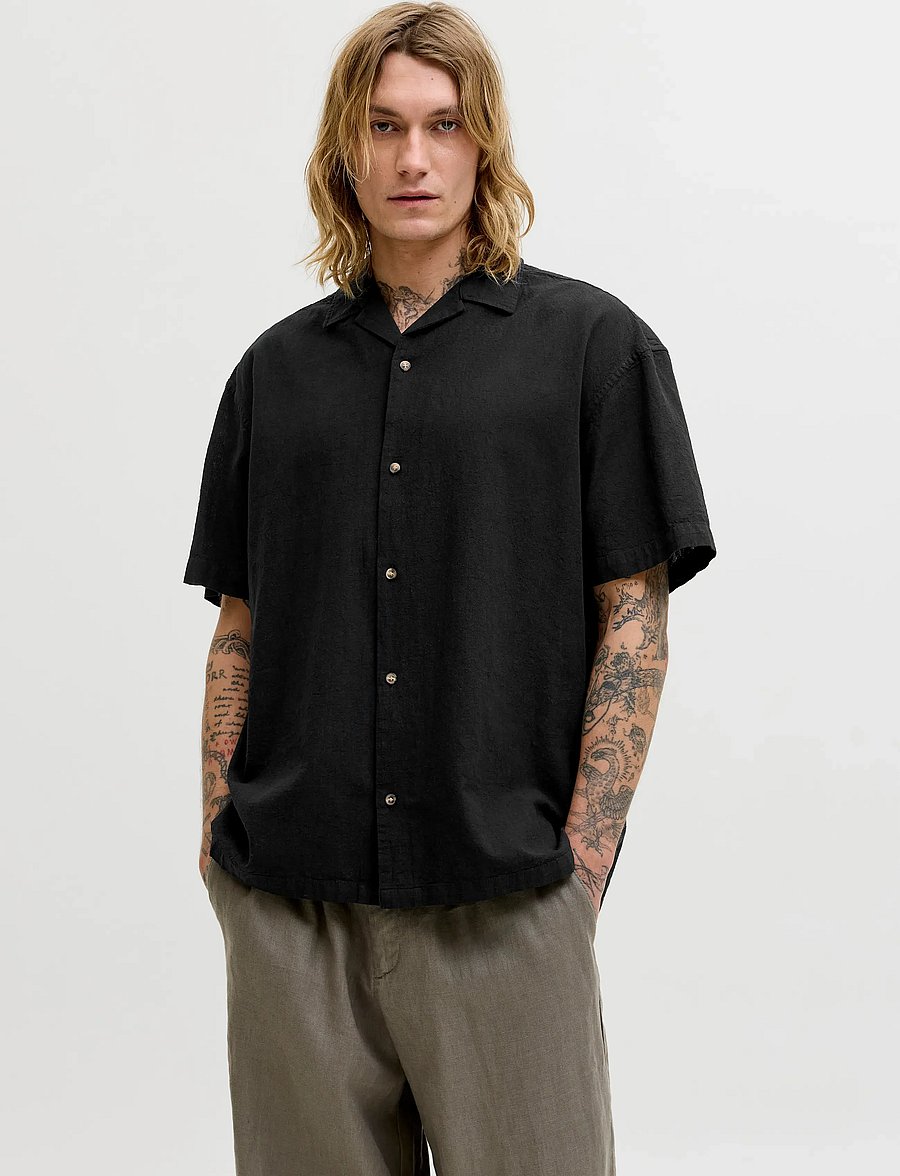 Jack & Jones - JJESUMMER LINEN BLEND RESORT SHIRT SS SN - linen shirts - black - 0
